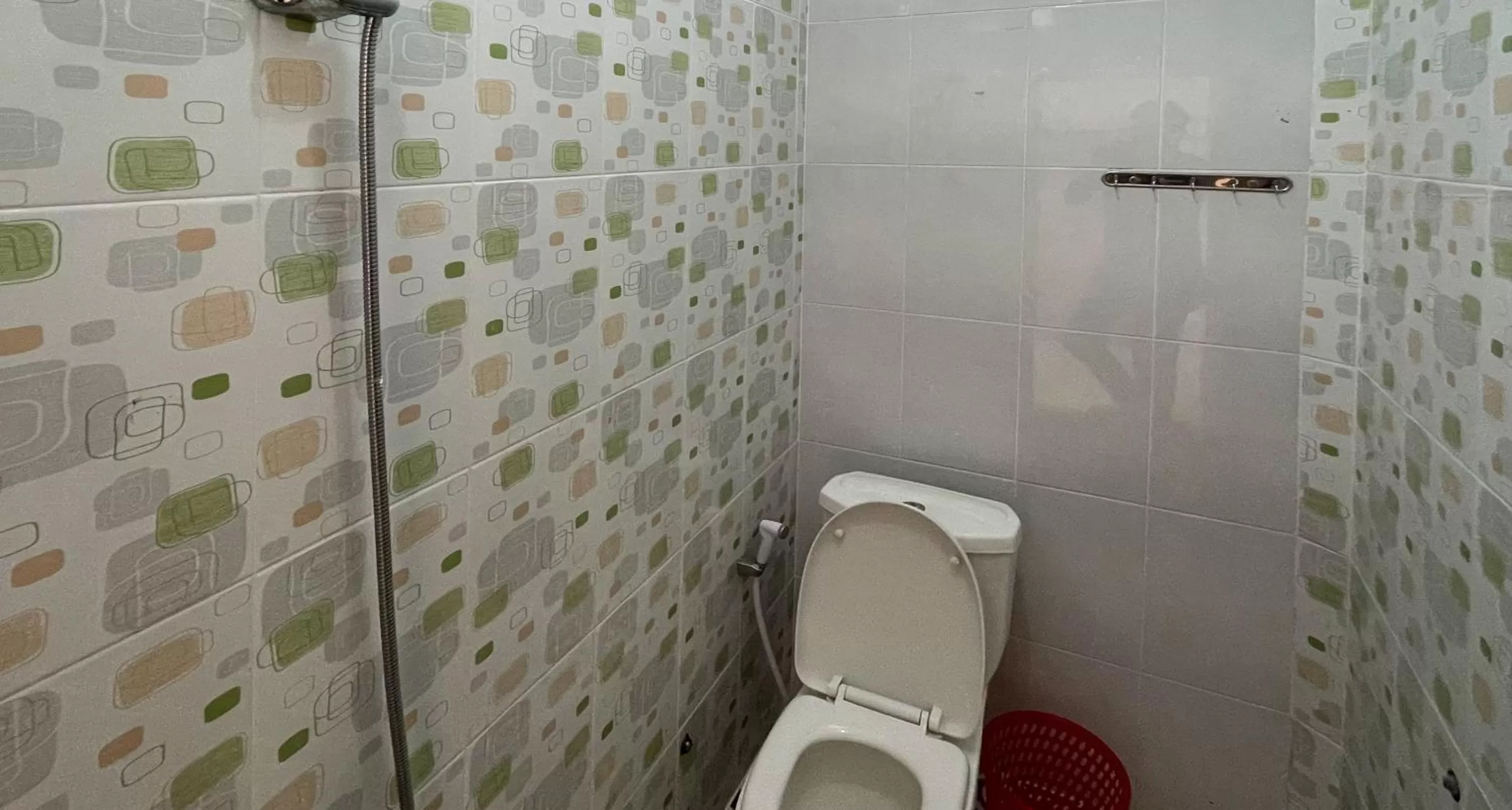 Bathroom in Valencia Homestay Redpartner