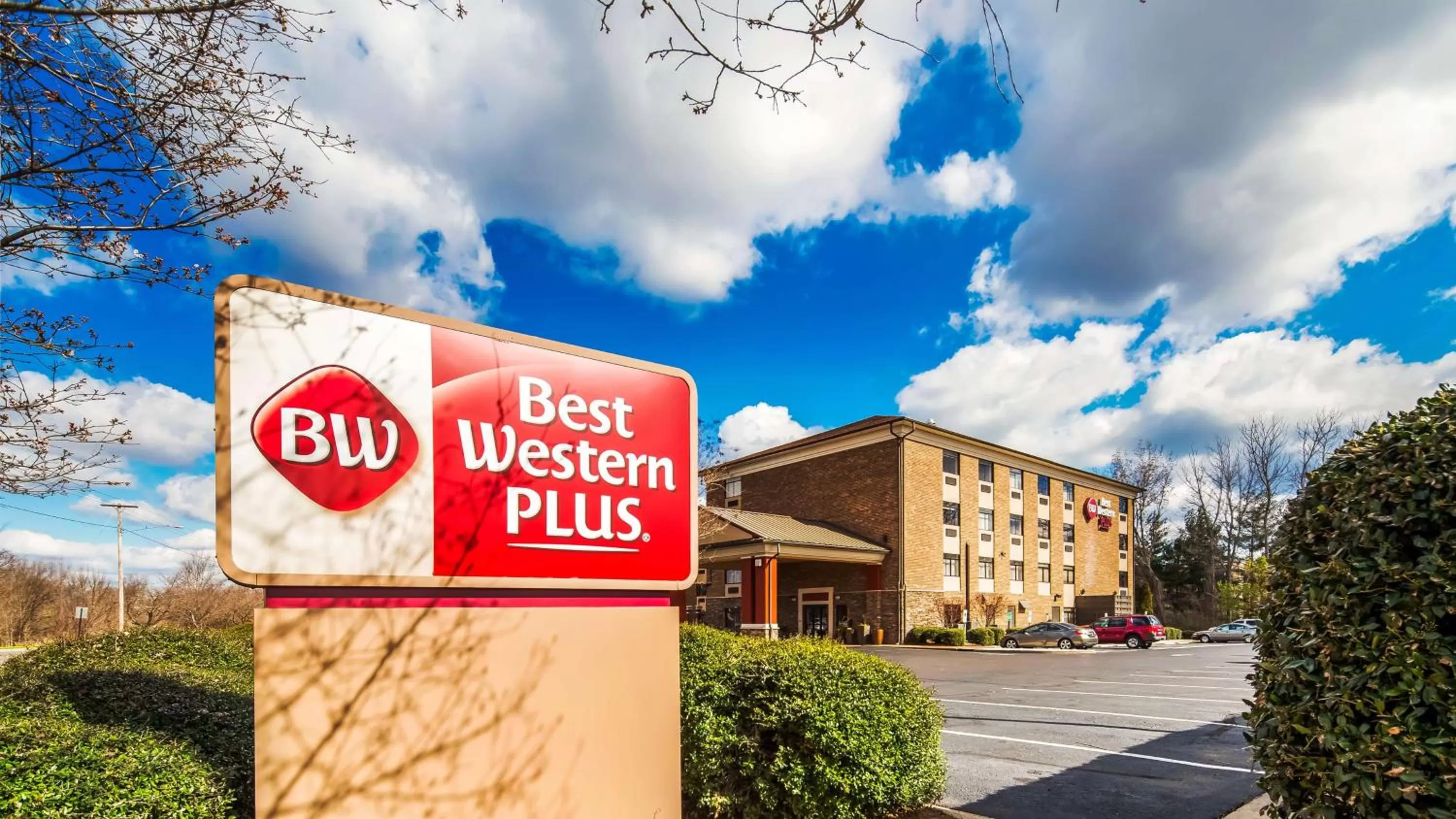 Property building in Best Western Plus Pineville-Charlotte South