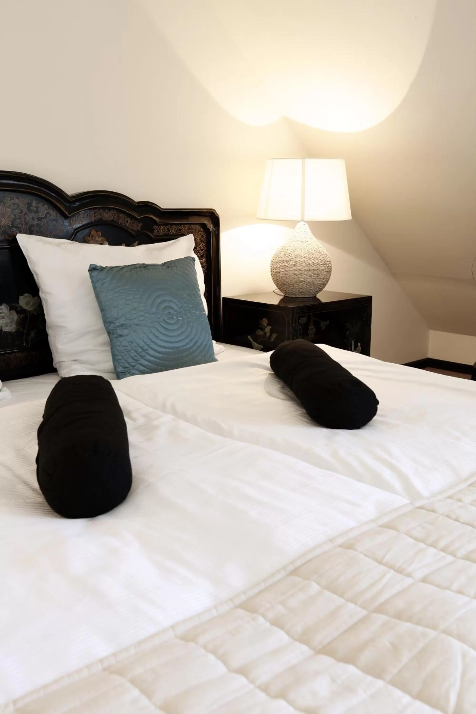 Bed in Hotel Zhong Hua