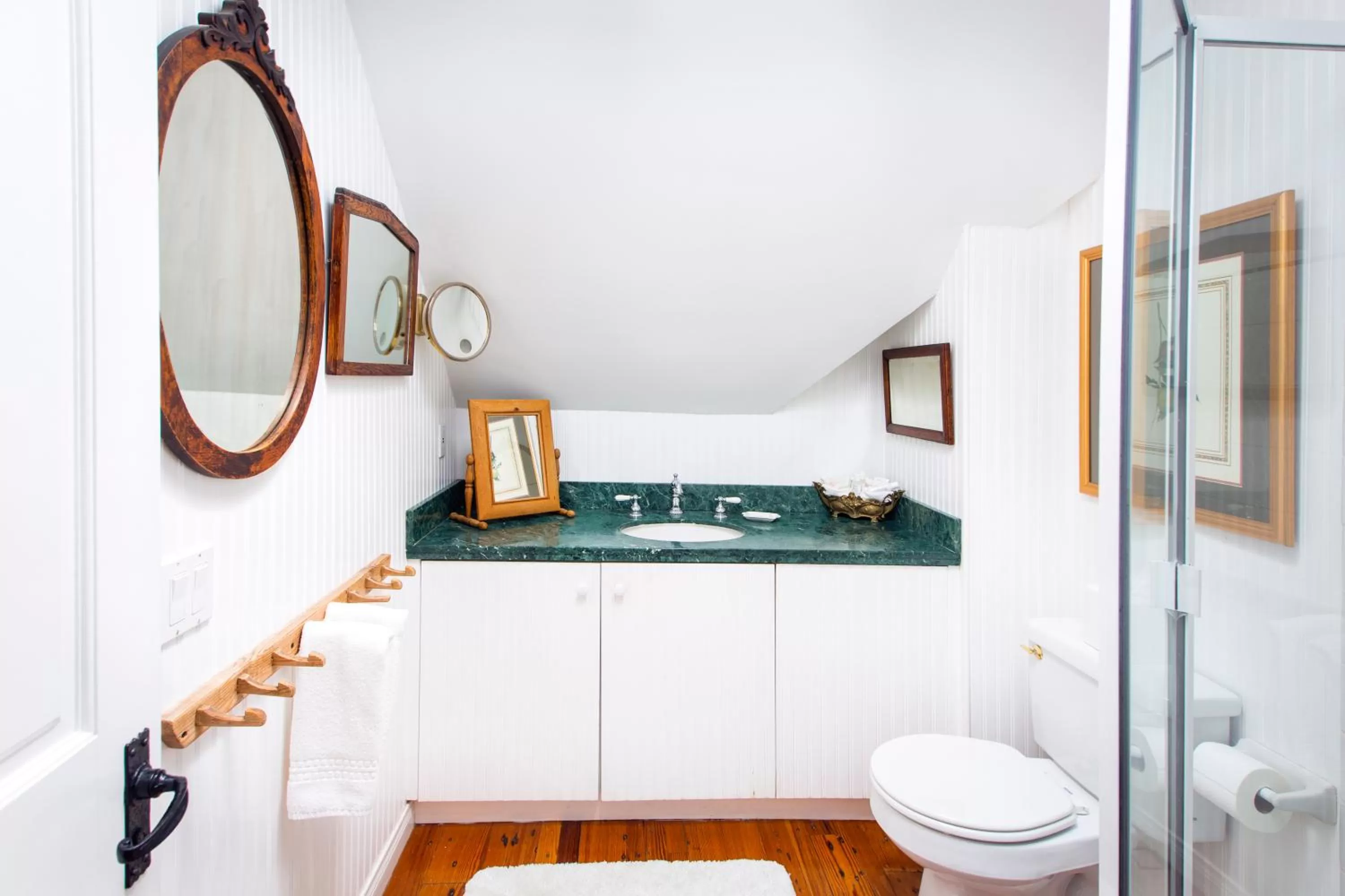 Kitchen or kitchenette in Simpson House Inn