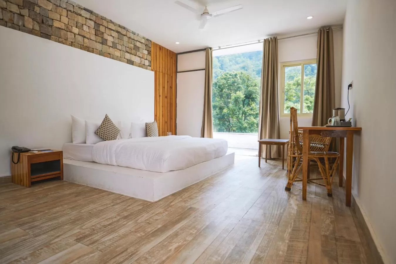 Photo of the whole room in Nishantam Rishikesh