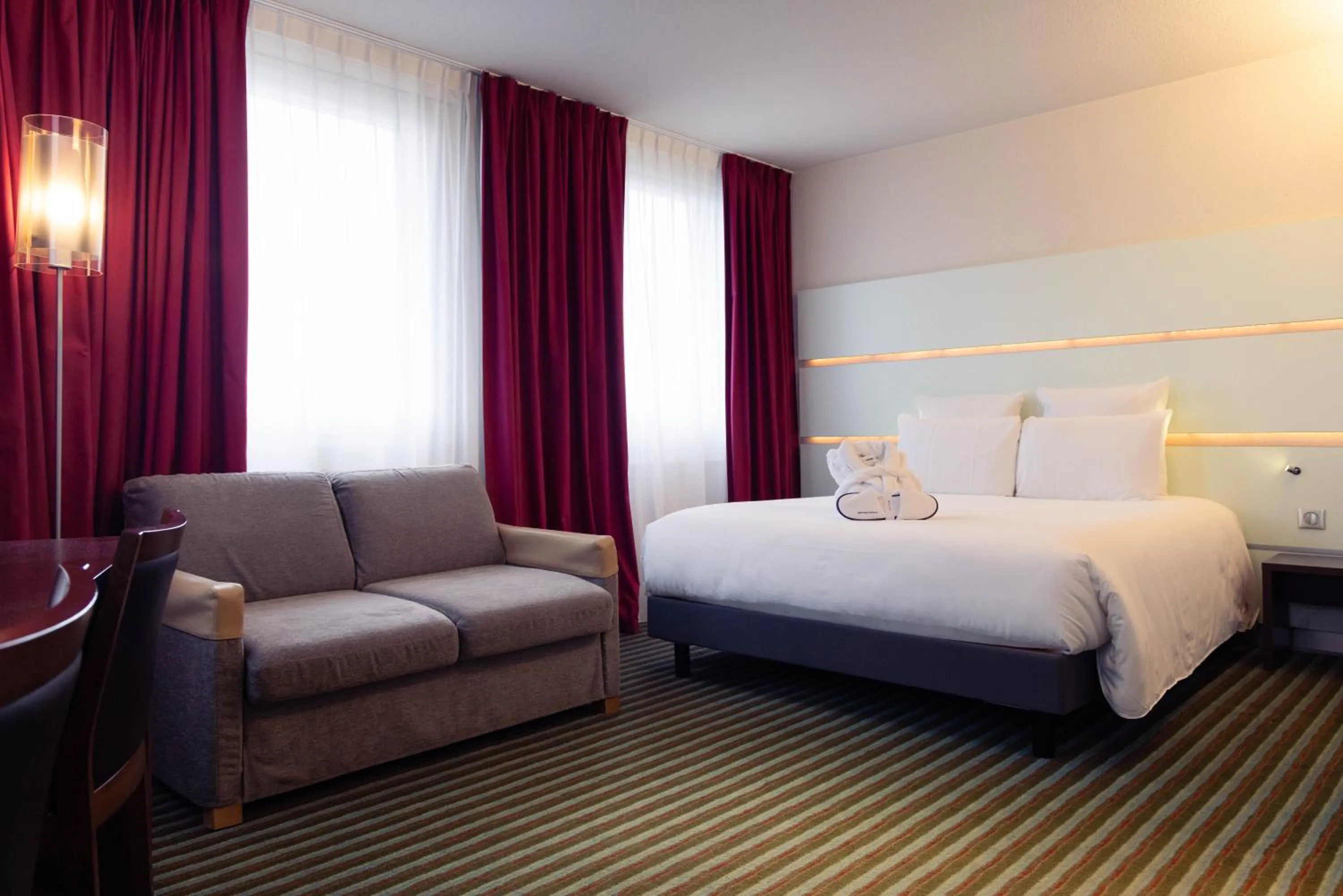 Bedroom, Bed in Mercure Paris Ivry Quai De Seine