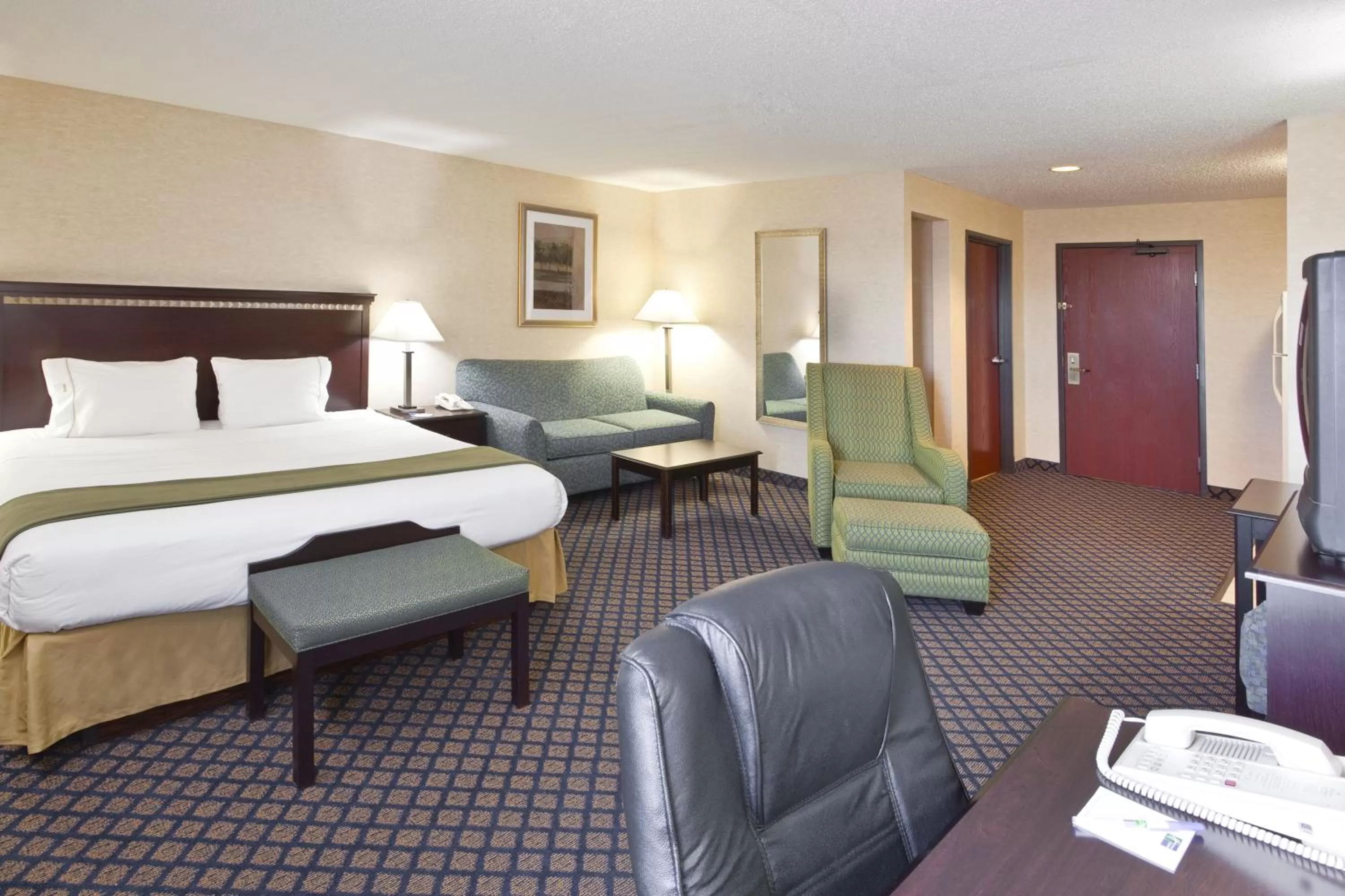 Bedroom, Bed in Holiday Inn Express Hotel & Suites Delaware-Columbus Area by IHG