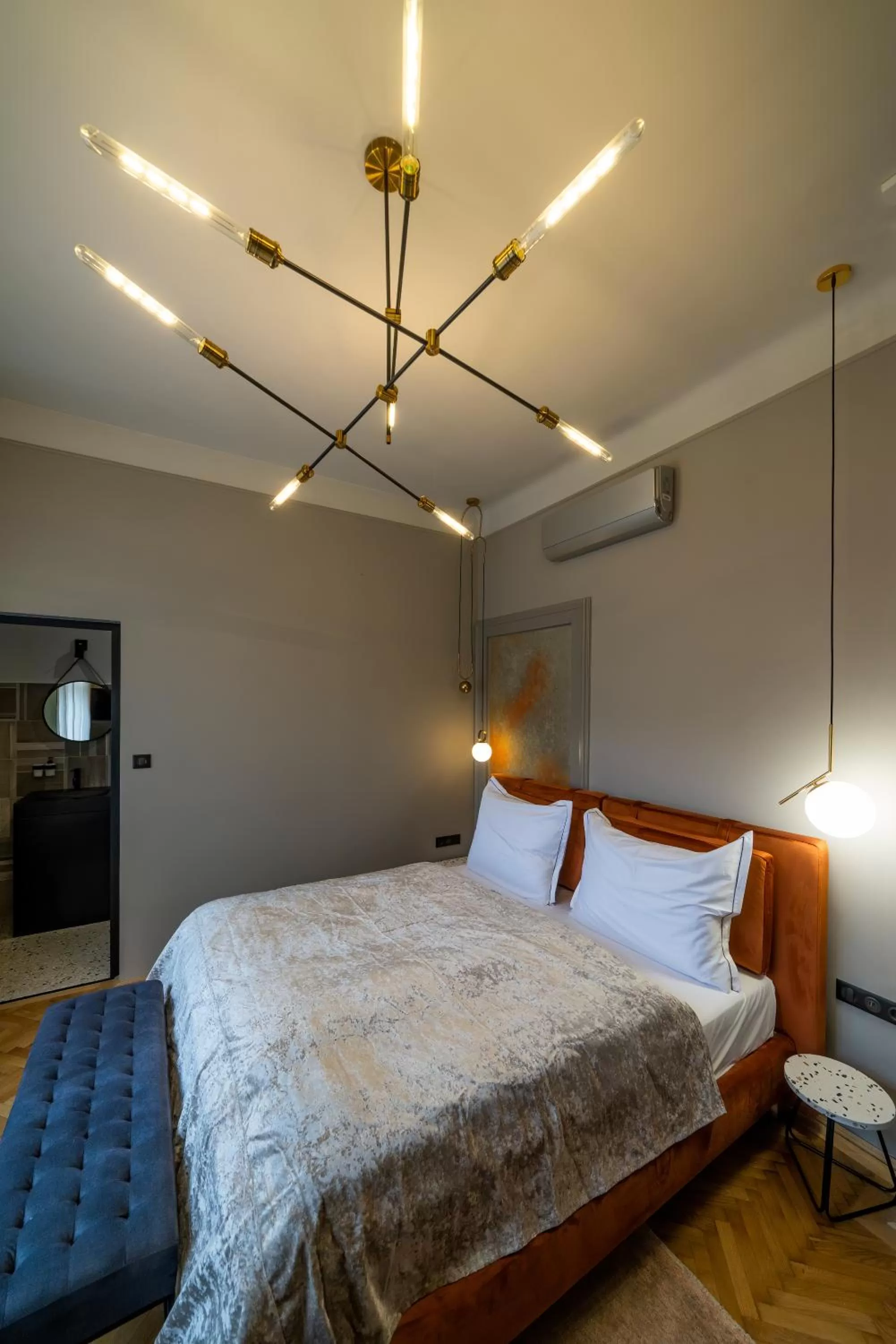 Photo of the whole room, Bed in Nest