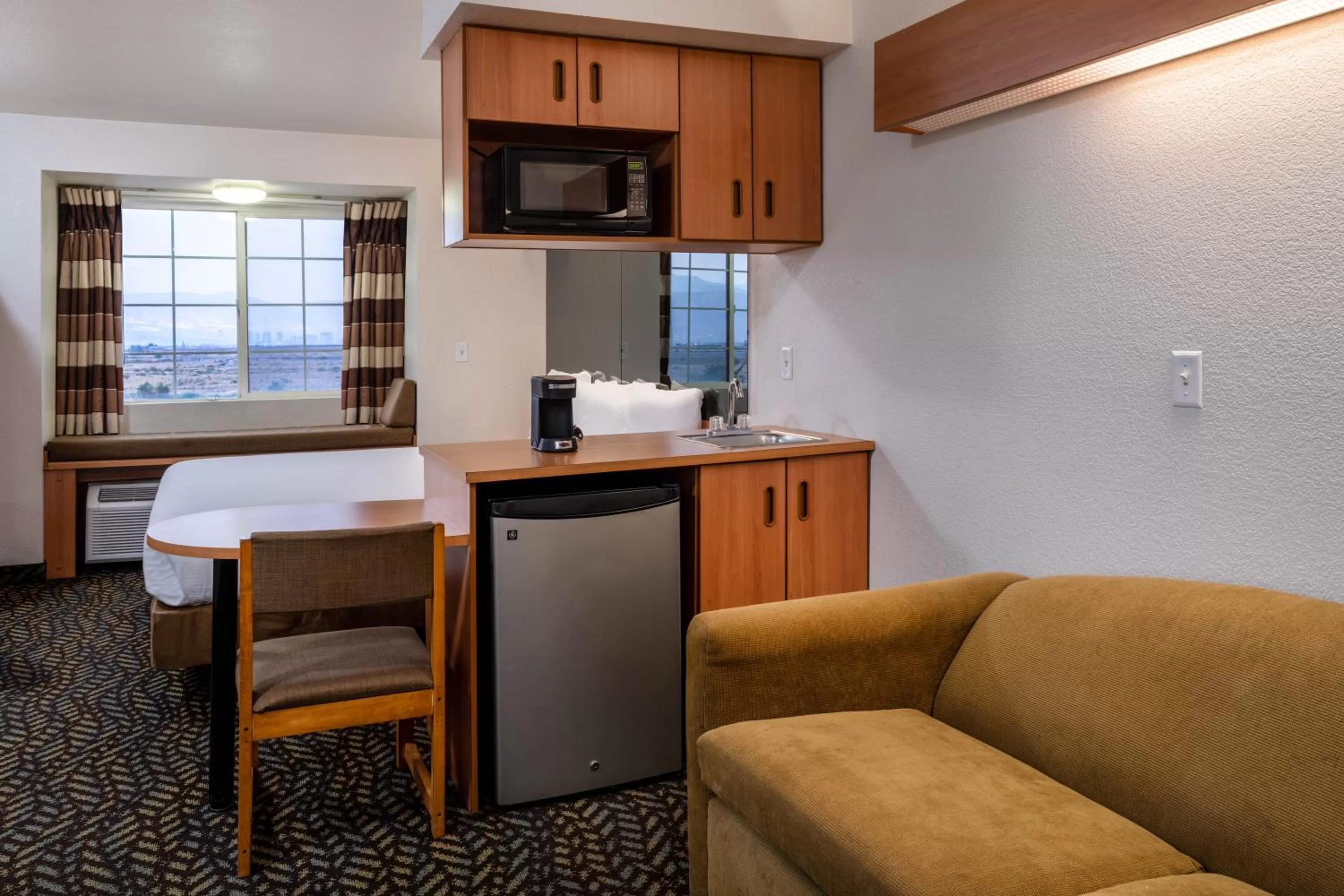 Kitchen or kitchenette in Microtel Inn & Suites by Wyndham Salt Lake City Airport