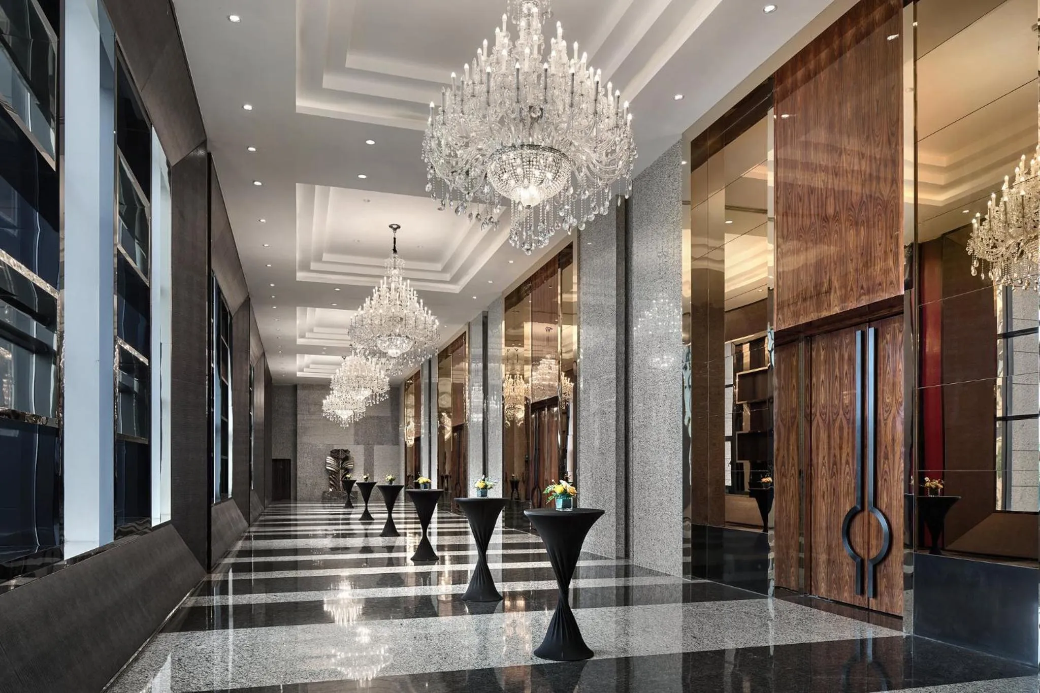 Restaurant/places to eat in Crowne Plaza Shanghai Jinshan by IHG