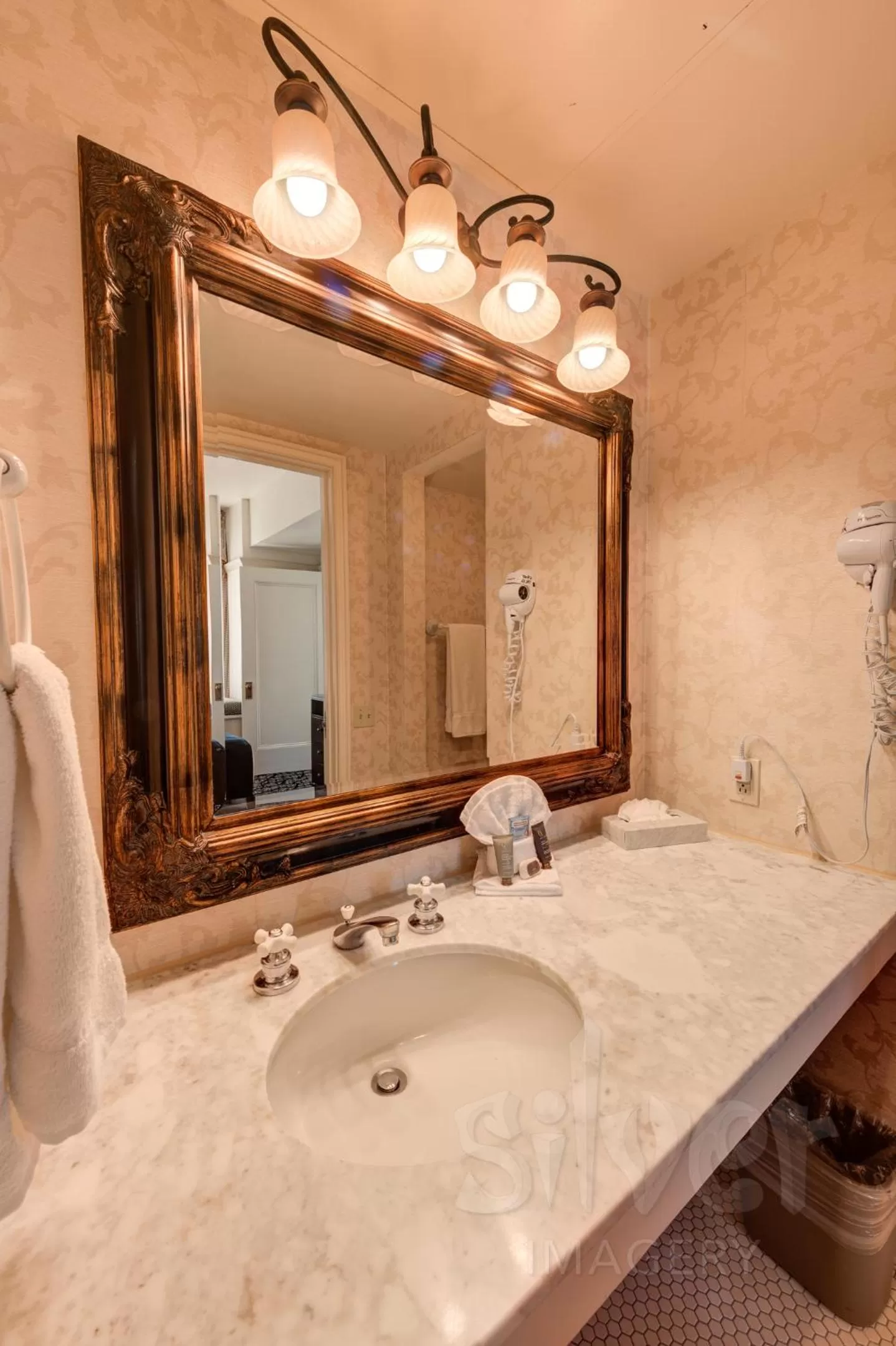 Bathroom in Gaslamp Plaza Suites