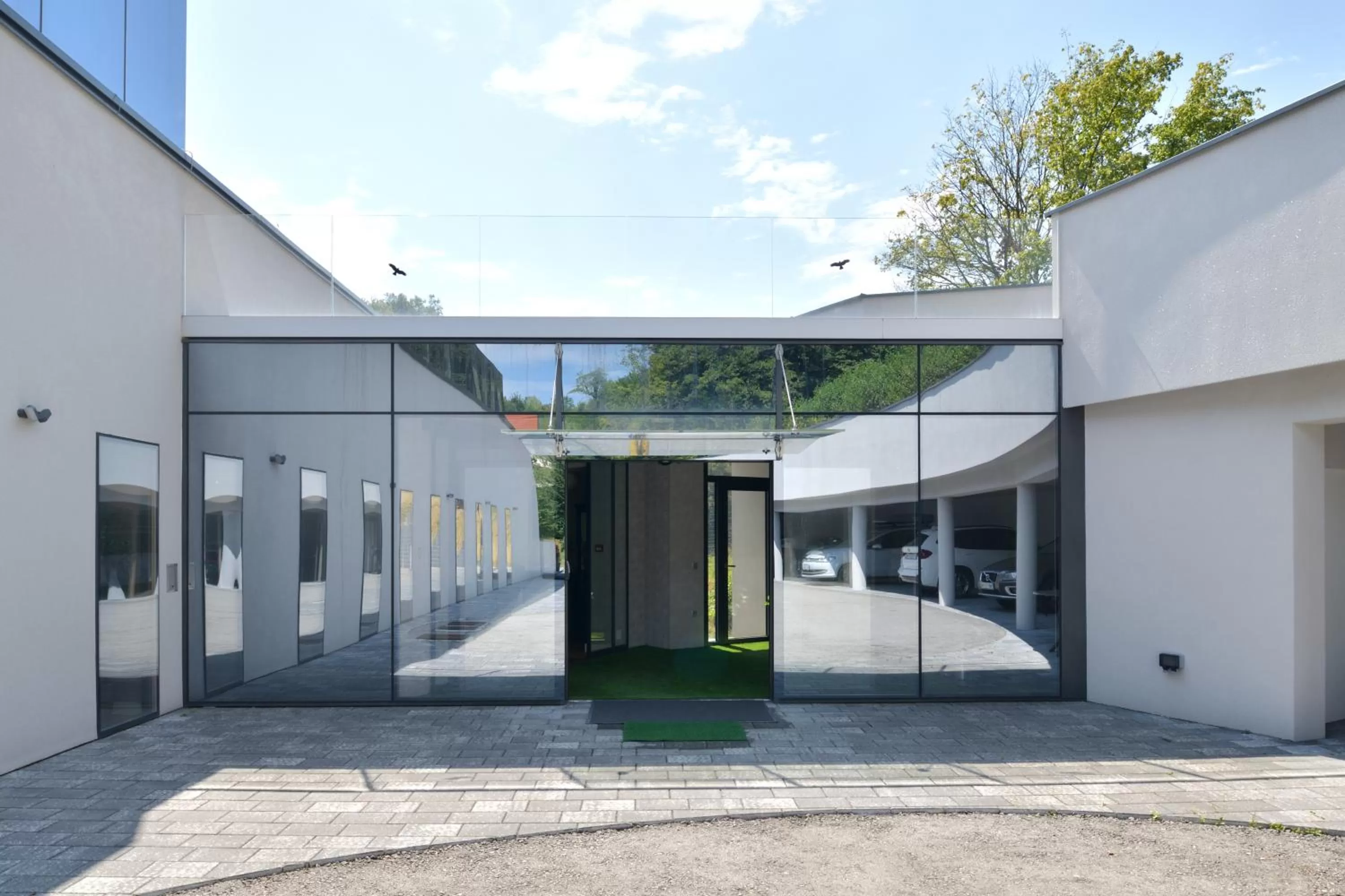 Facade/entrance in Villa Tatjana