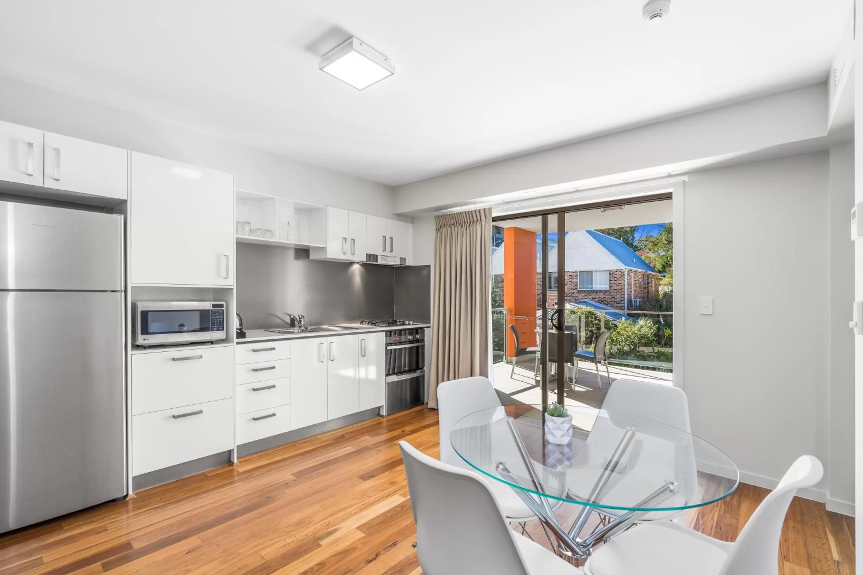 Kitchen or kitchenette in Essence Apartments Chermside