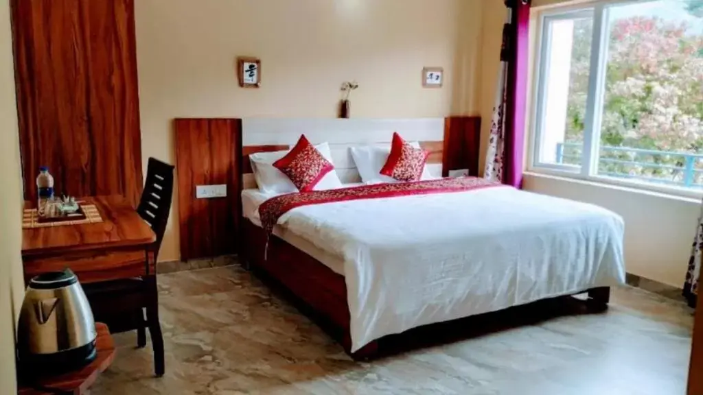 King Room with Mountain View in Sakura Guest House King Room with Mountain View in Sakura Guest House