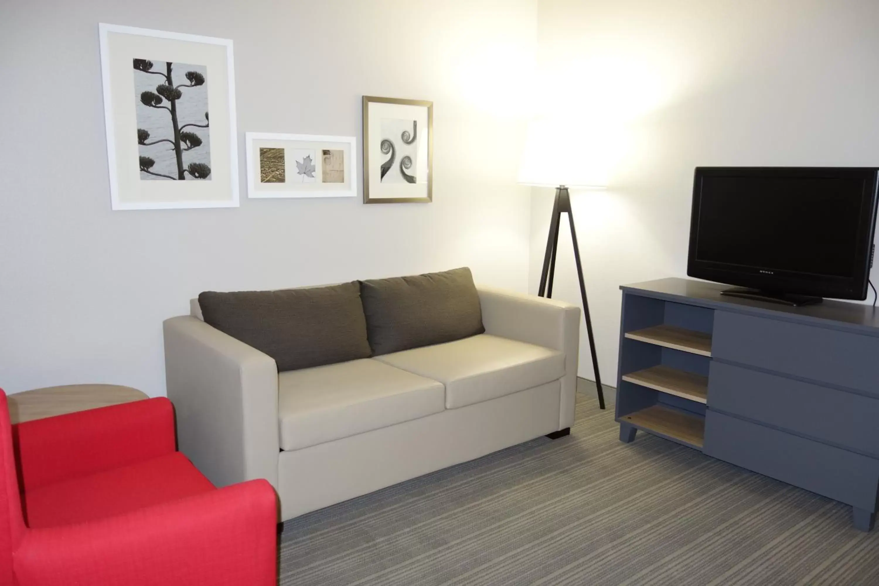 Queen Suite with Two Queen Beds - Non-Smoking, Non-Pet Friendly in Country Inn & Suites by Radisson, Coralville, IA Queen Suite with Two Queen Beds - Non-Smoking, Non-Pet Friendly in Country Inn & Suites by Radisson, Coralville, IA