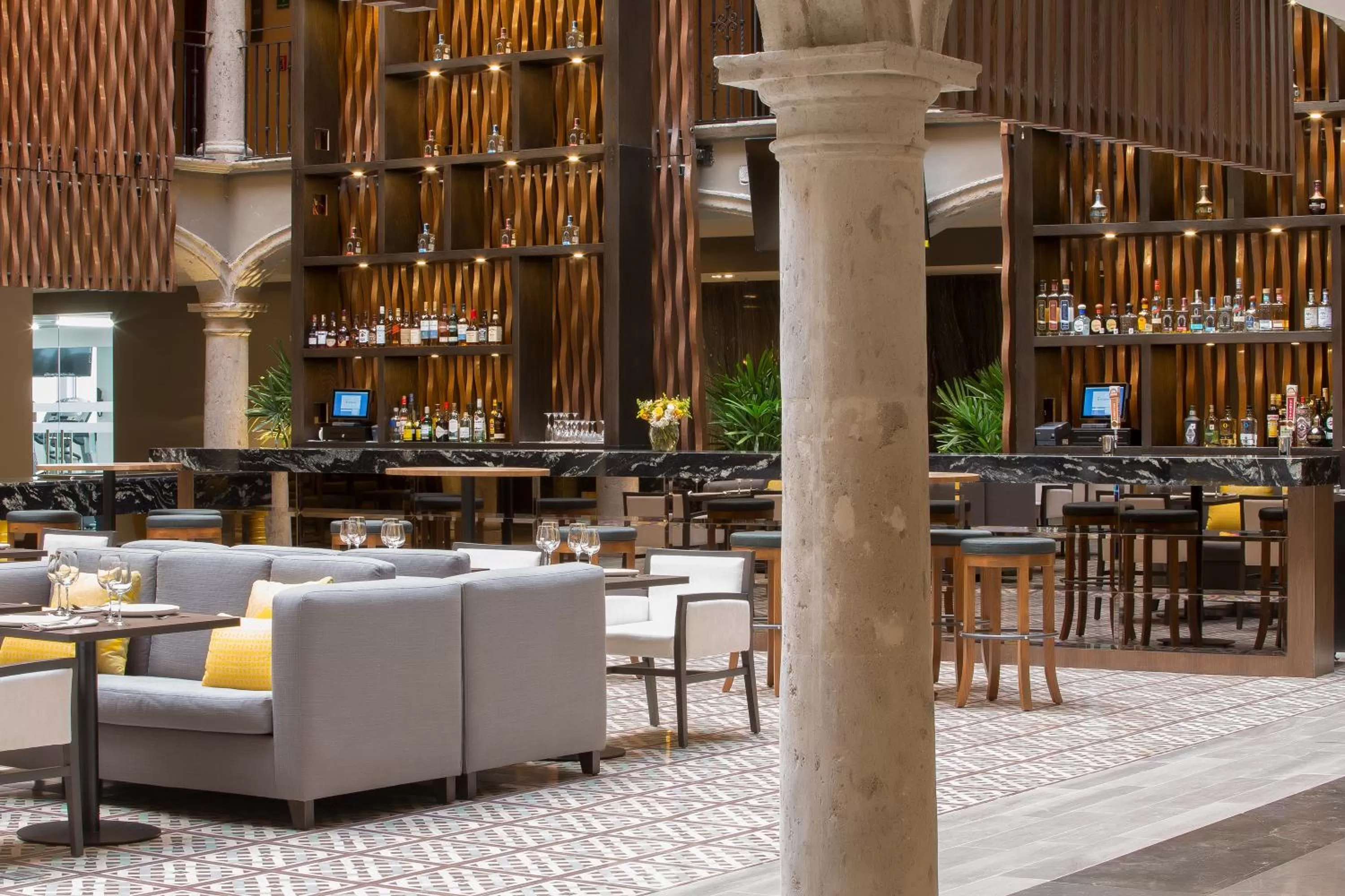 Restaurant/places to eat in Hotel Indigo Guadalajara Expo by IHG