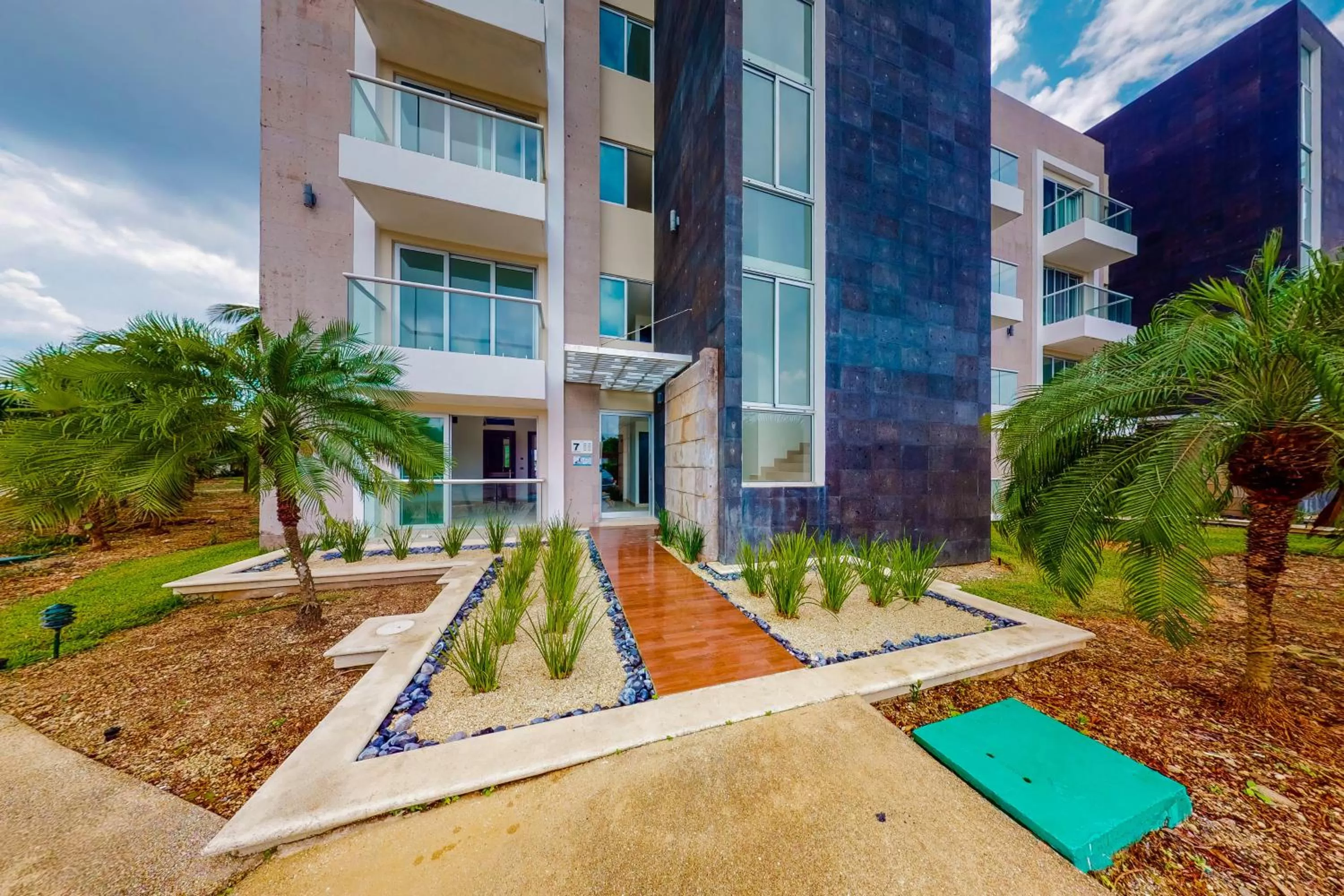 Property Building in Hakuna Matata 725N at Mareazul Beachfront