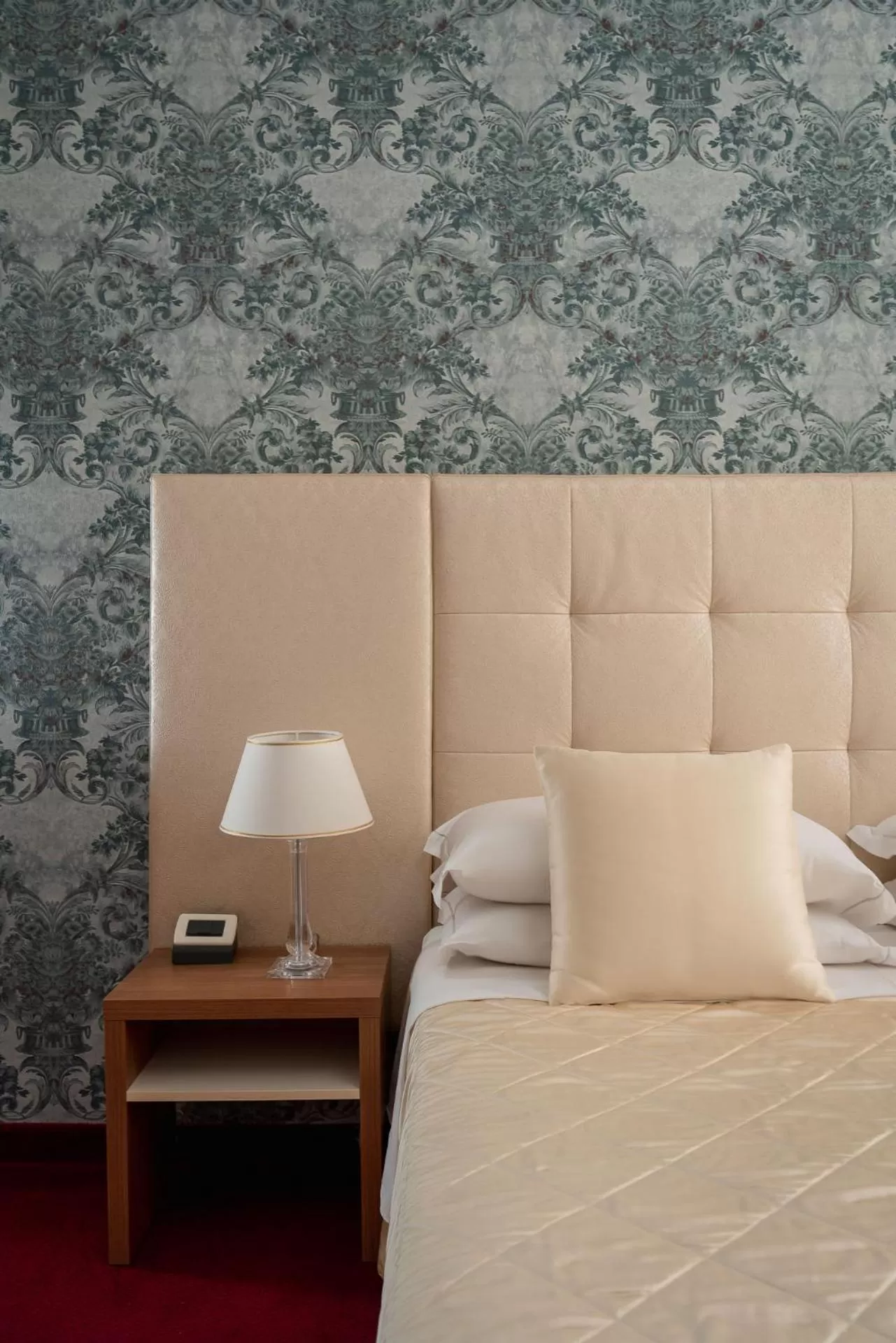 Bed in Albergo Rossini 1936