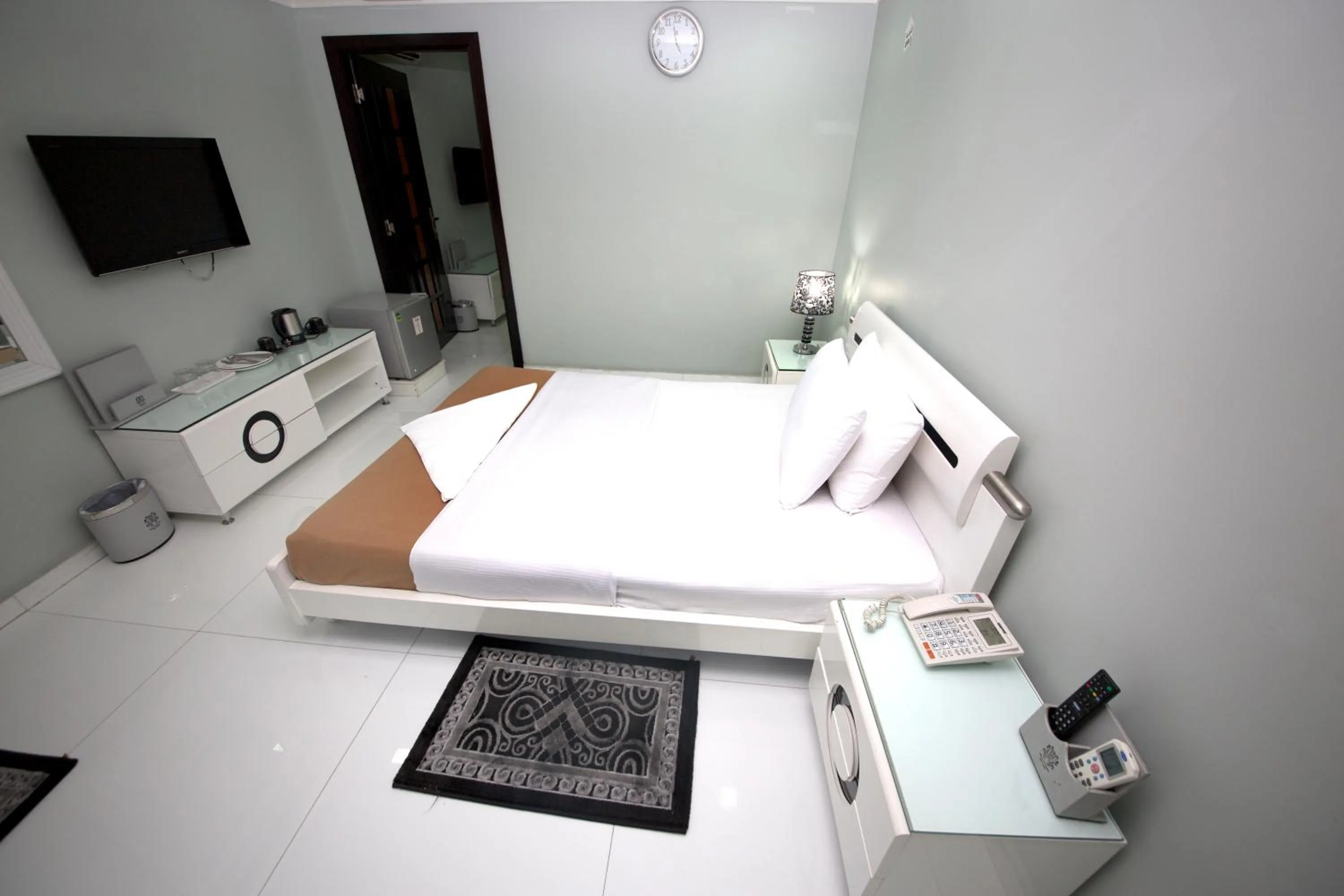 Other, Bed in White Fort Hotel