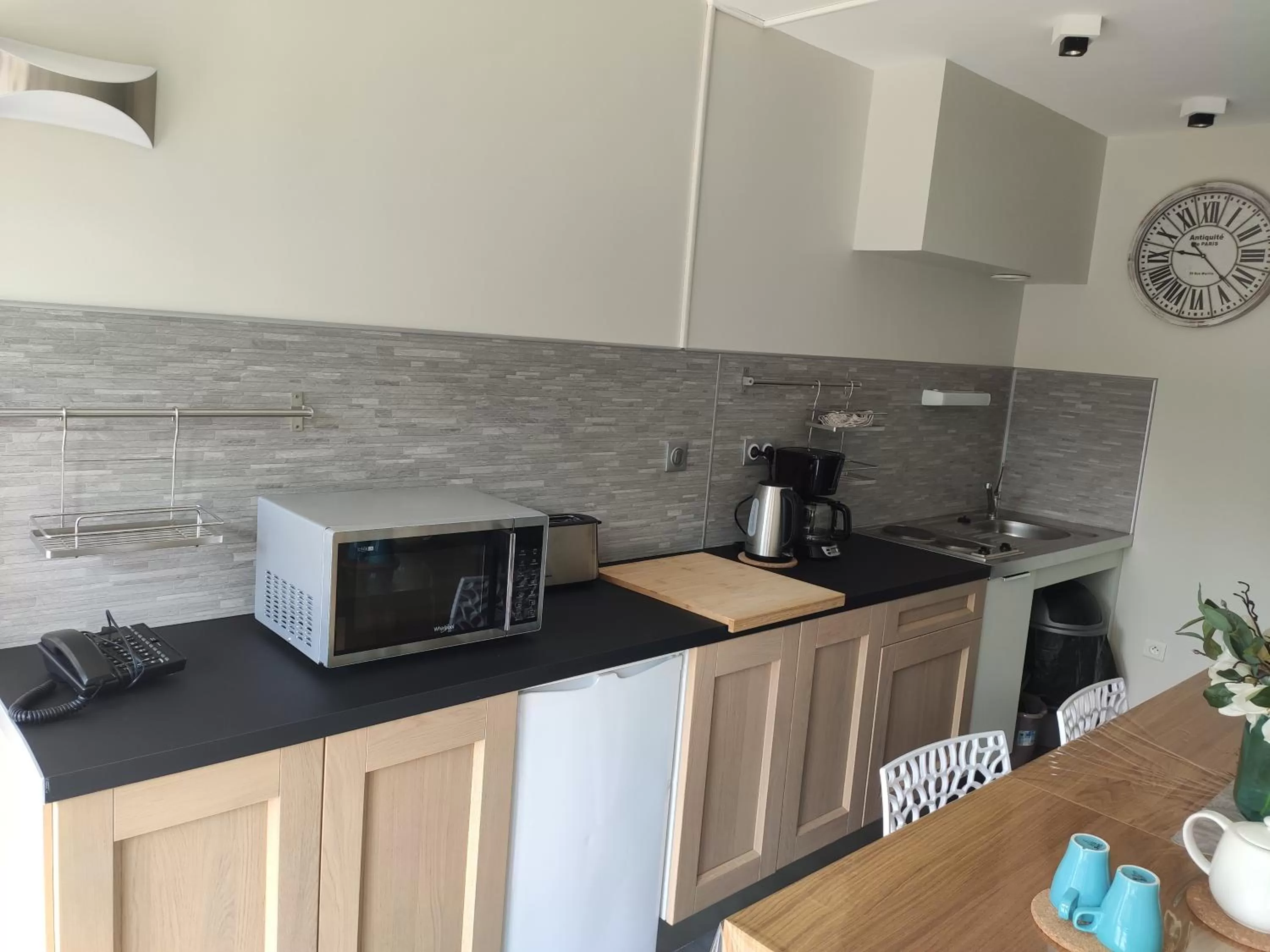 Kitchen or kitchenette, Kitchen/Kitchenette in Centre Bol Vert