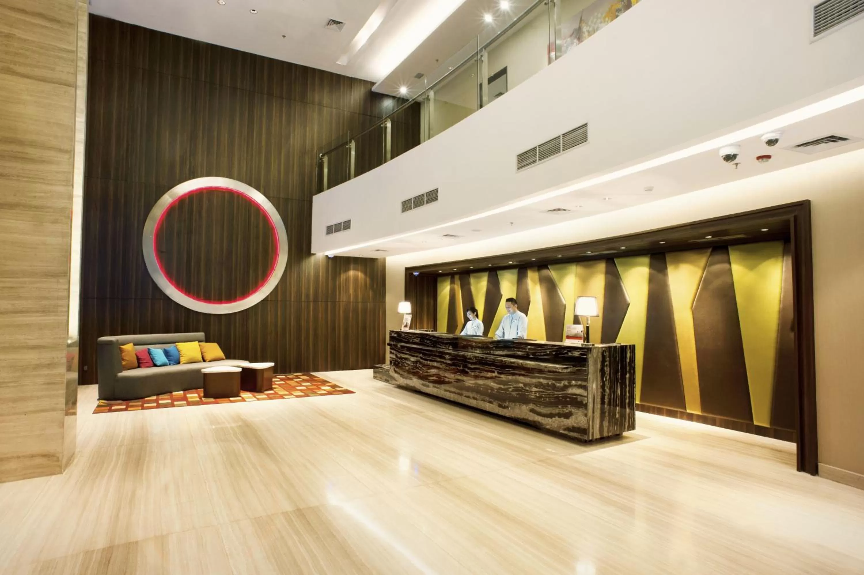 Lobby or reception in Holiday Inn Express Surabaya CenterPoint by IHG