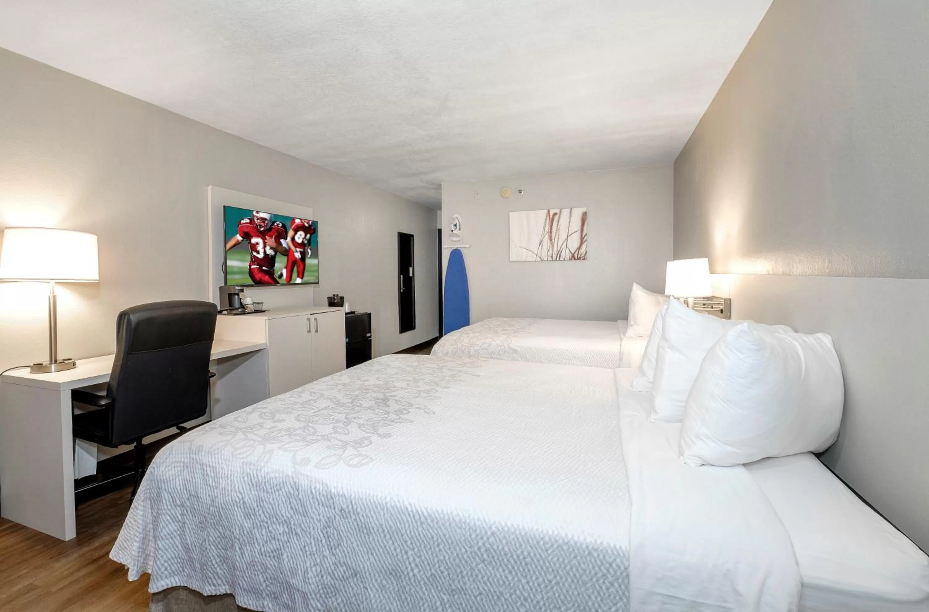 Photo of the whole room, Room Photo in Red Roof Inn PLUS Orlando-Convention Center- Int'l Dr