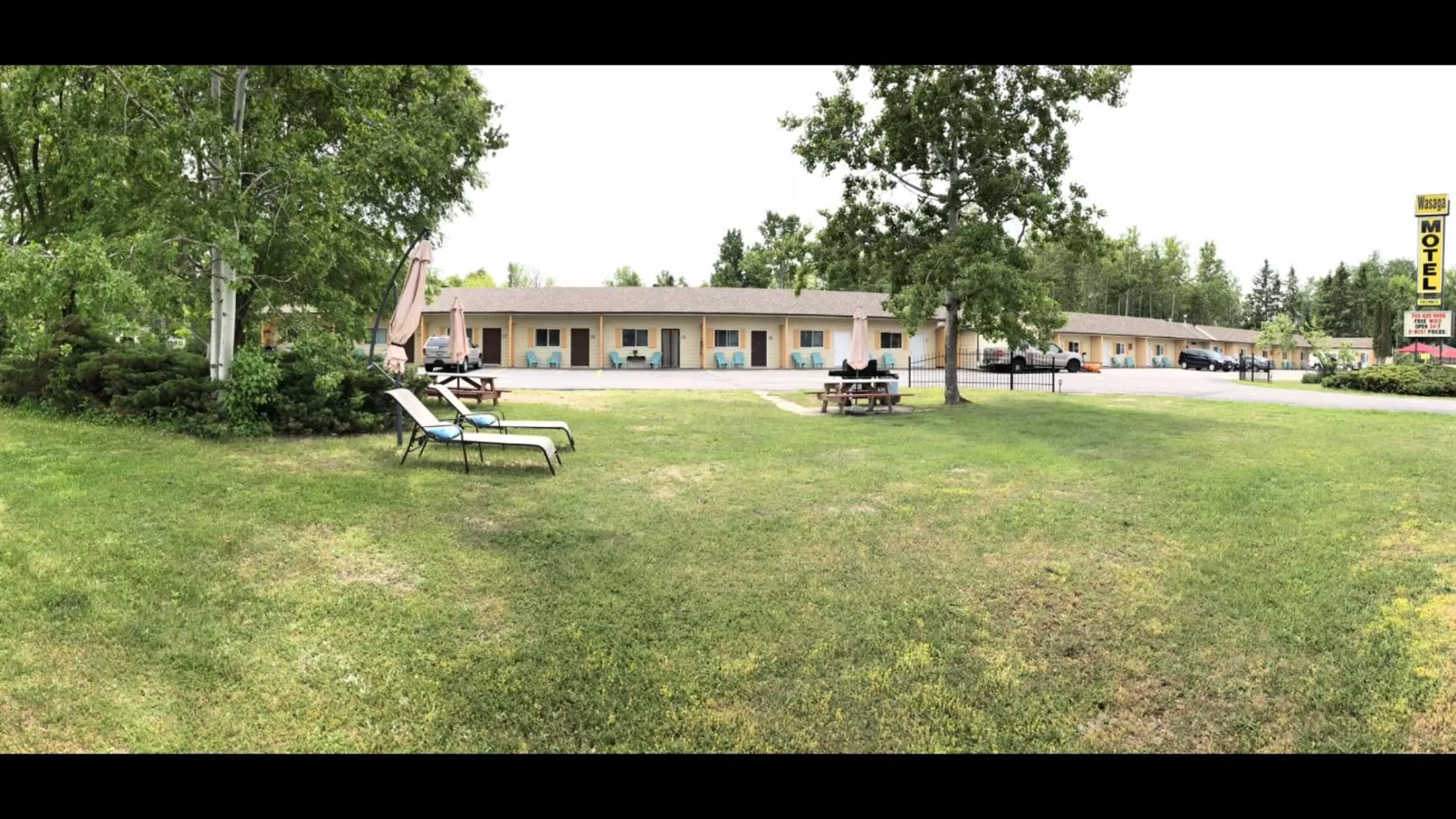 Property building in Wasaga Motel Inn