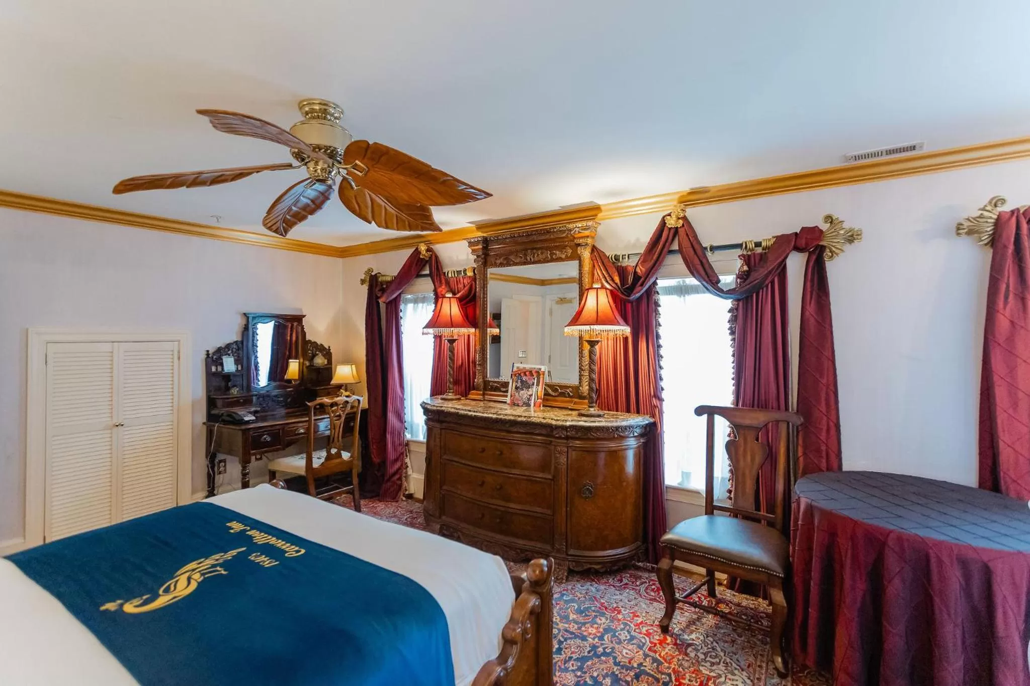 Bed in 1840s Carrollton Inn