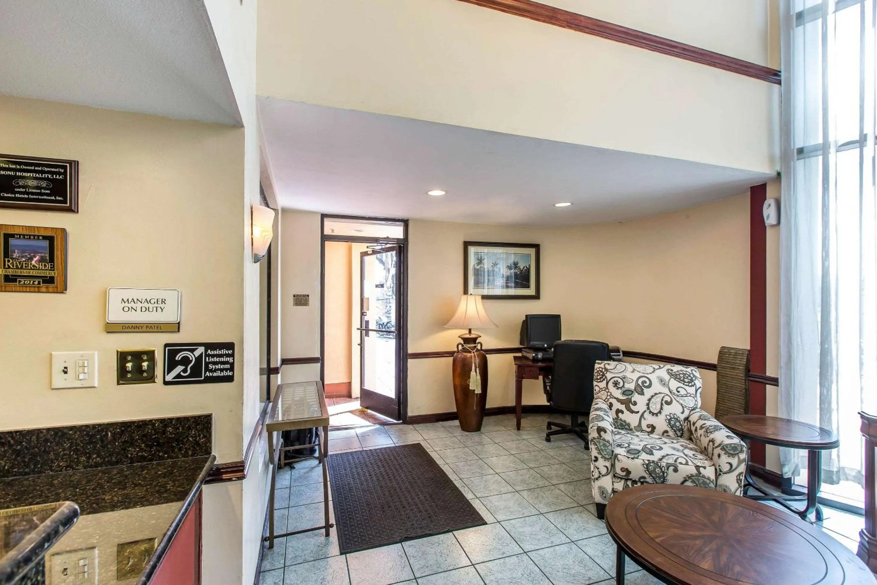 Lobby or reception in Econo Lodge Inn & Suites Riverside - Corona