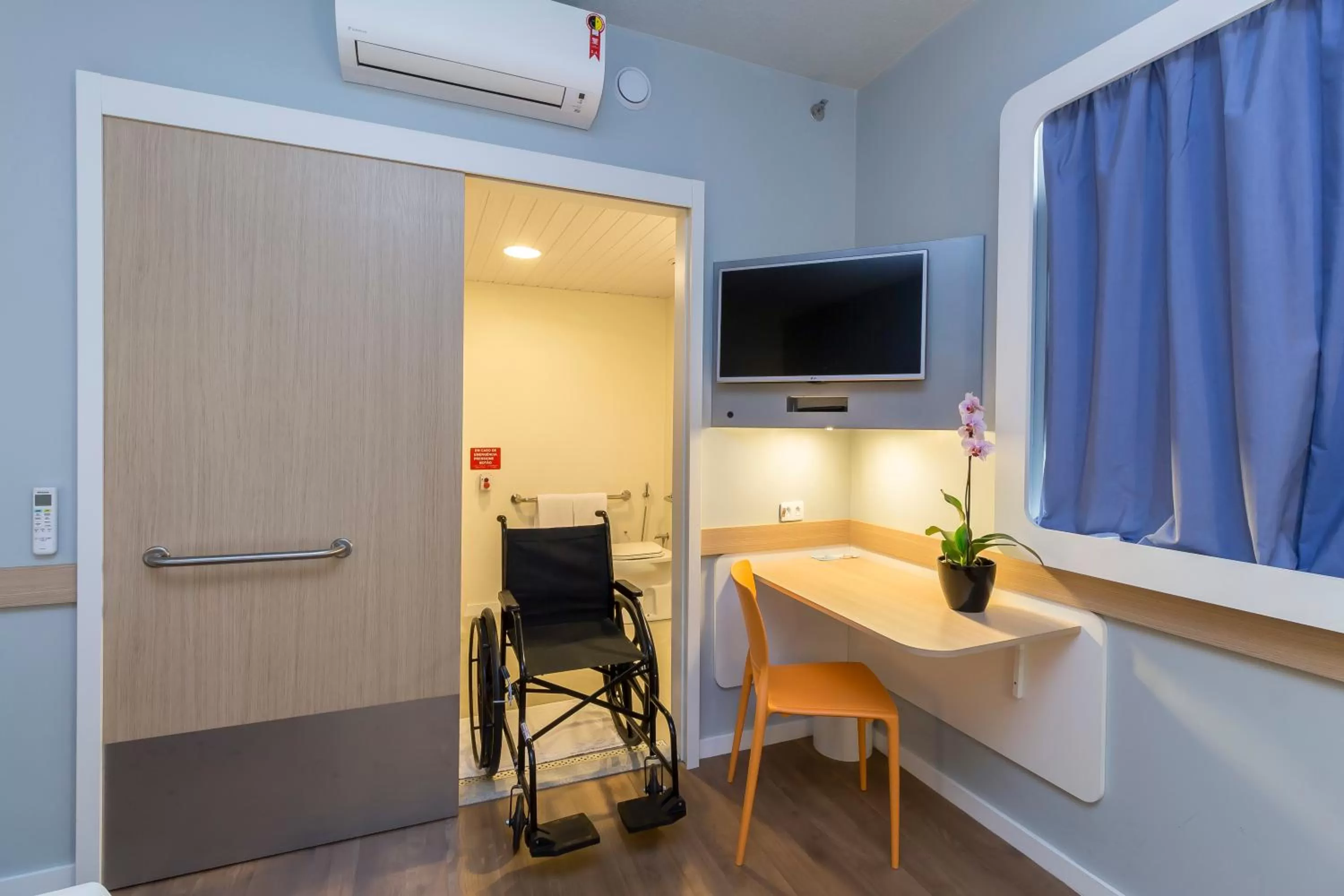 Photo of the whole room in ibis budget Blumenau