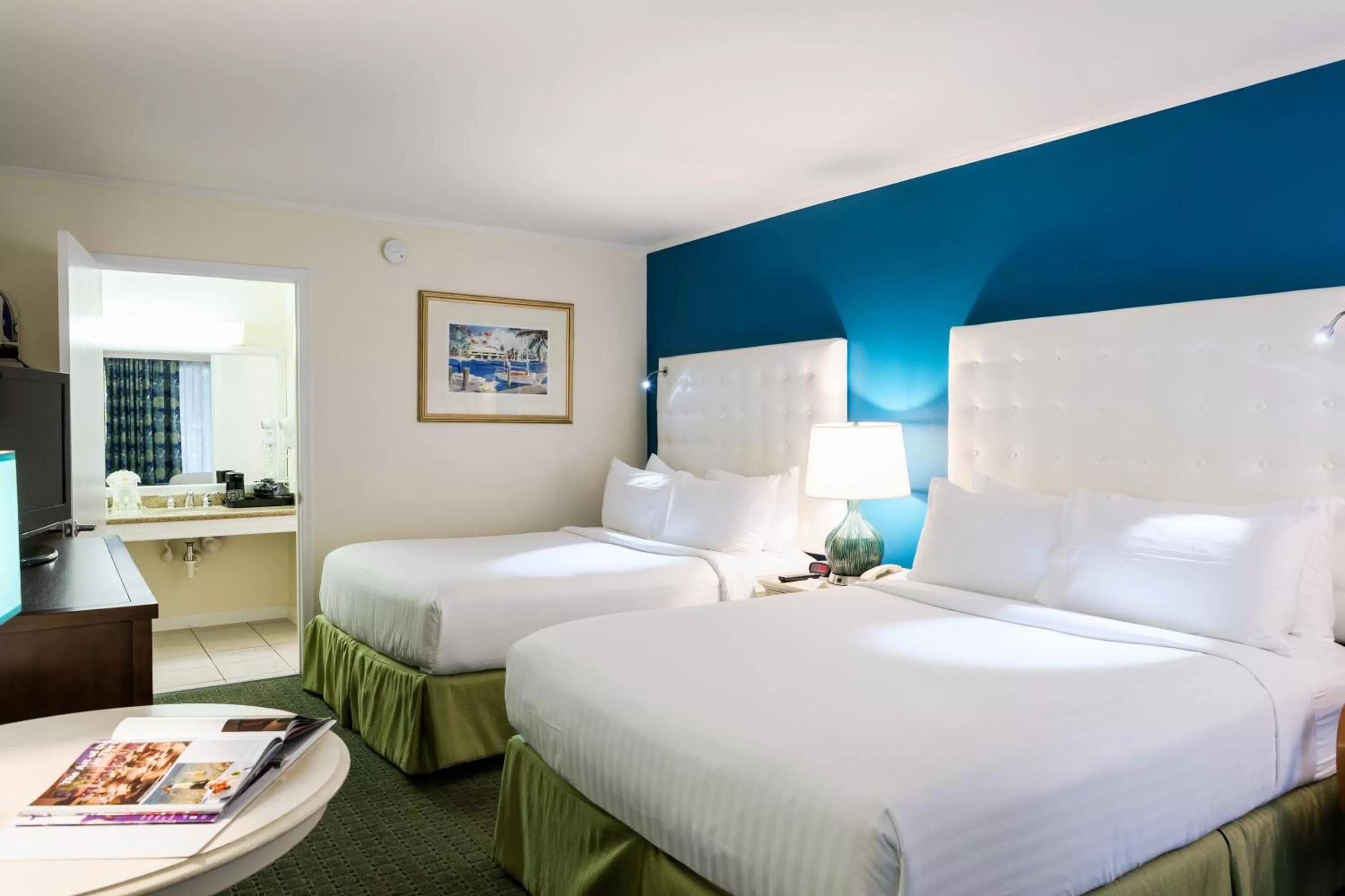 Photo of the whole room, Bed in Holiday Inn Key Largo by IHG