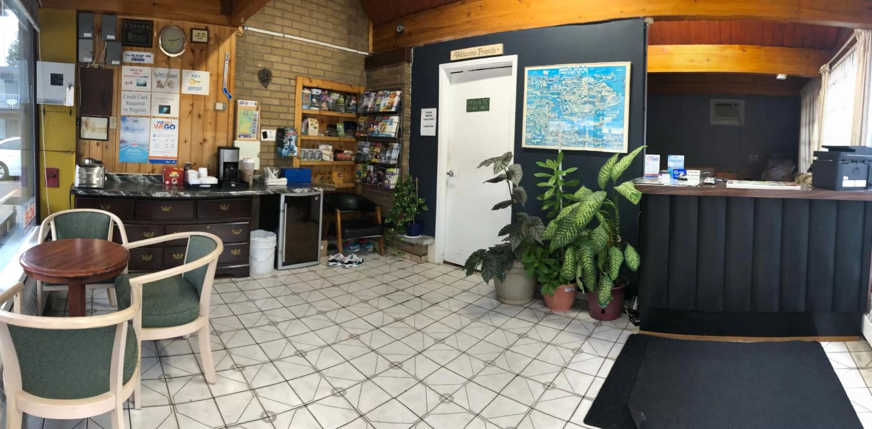 Lobby or reception in Advance Inn