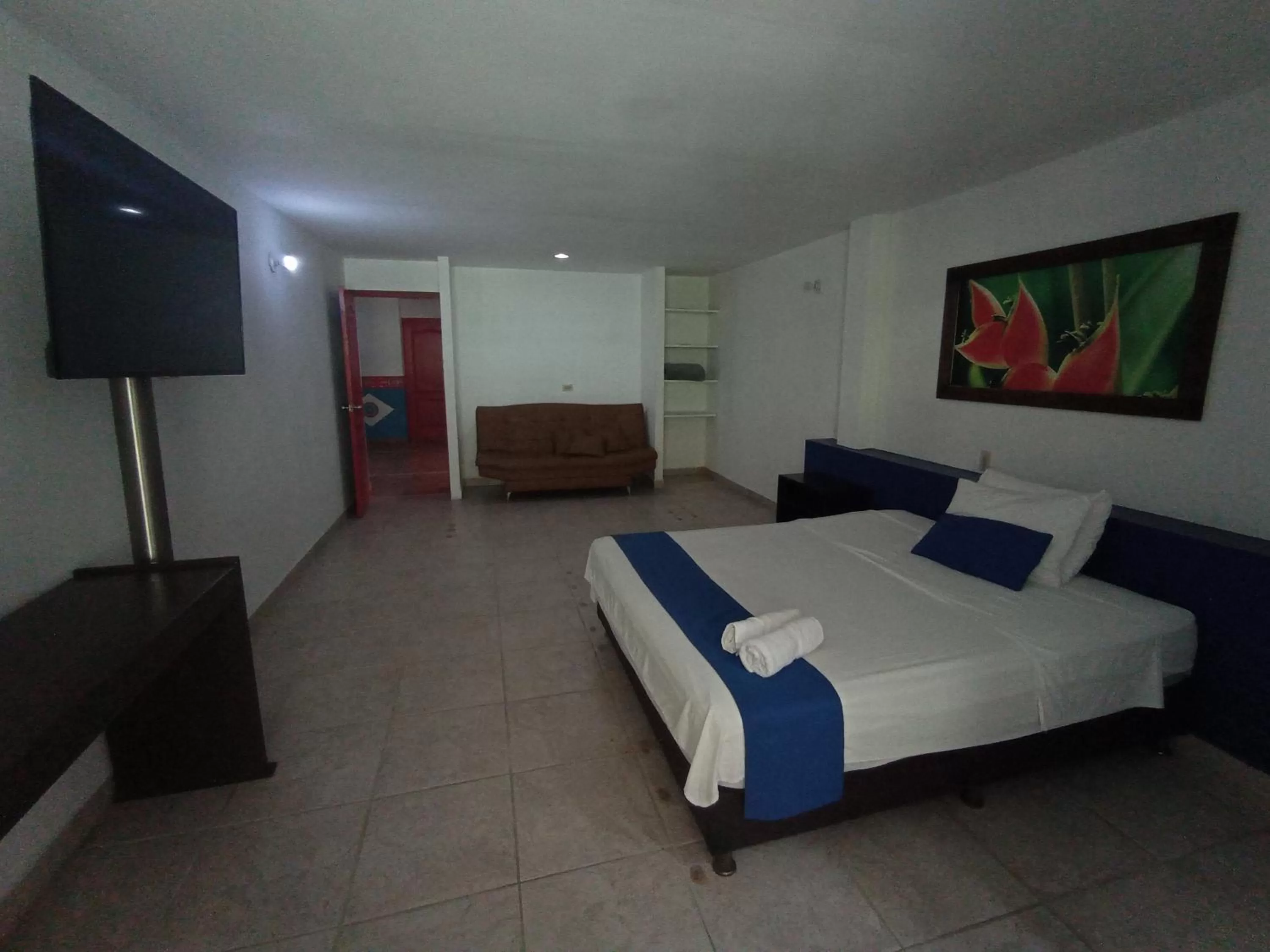 Photo of the whole room in Rio Escondido