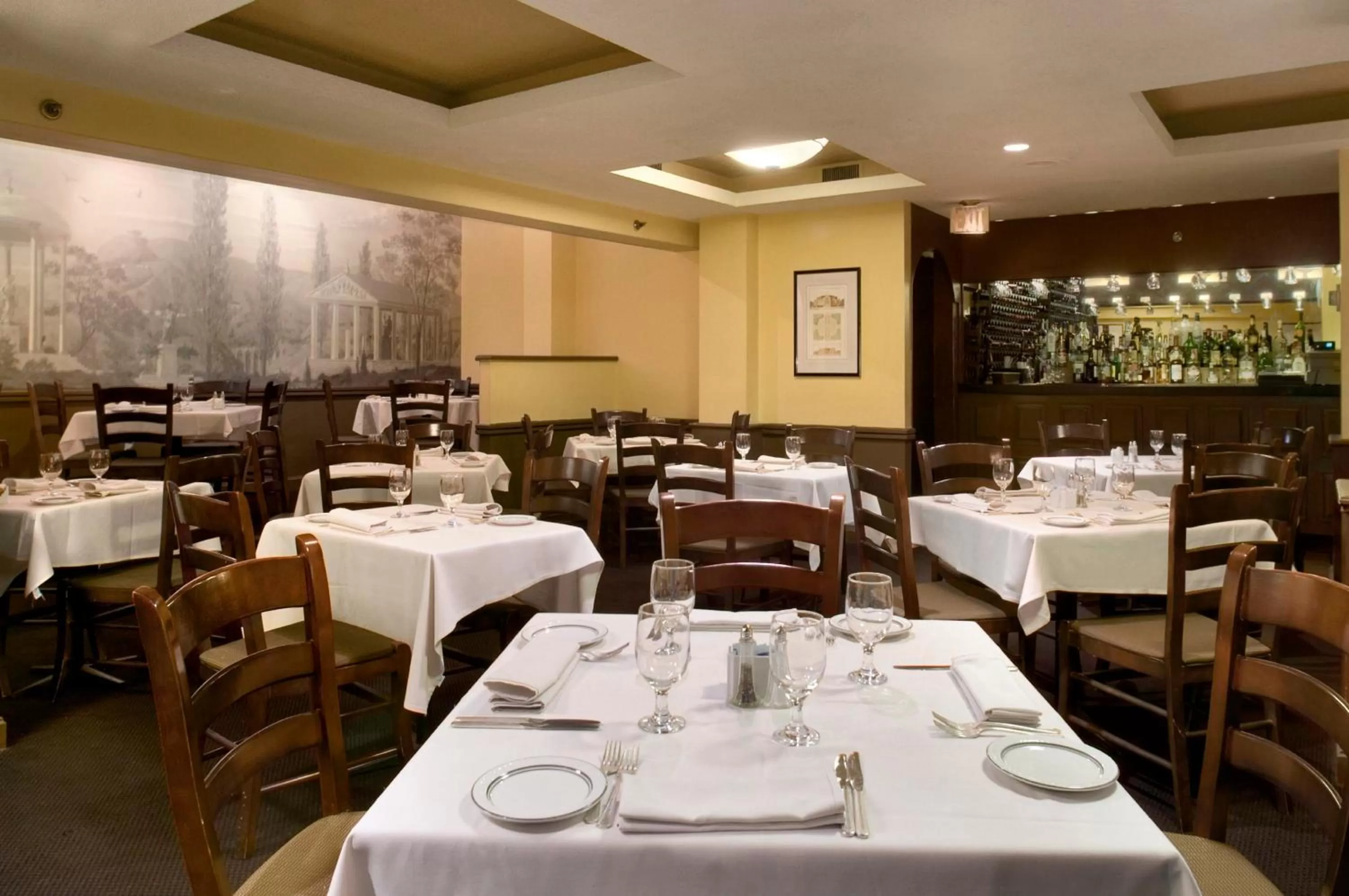 Restaurant/places to eat in Hotel Silver Spring