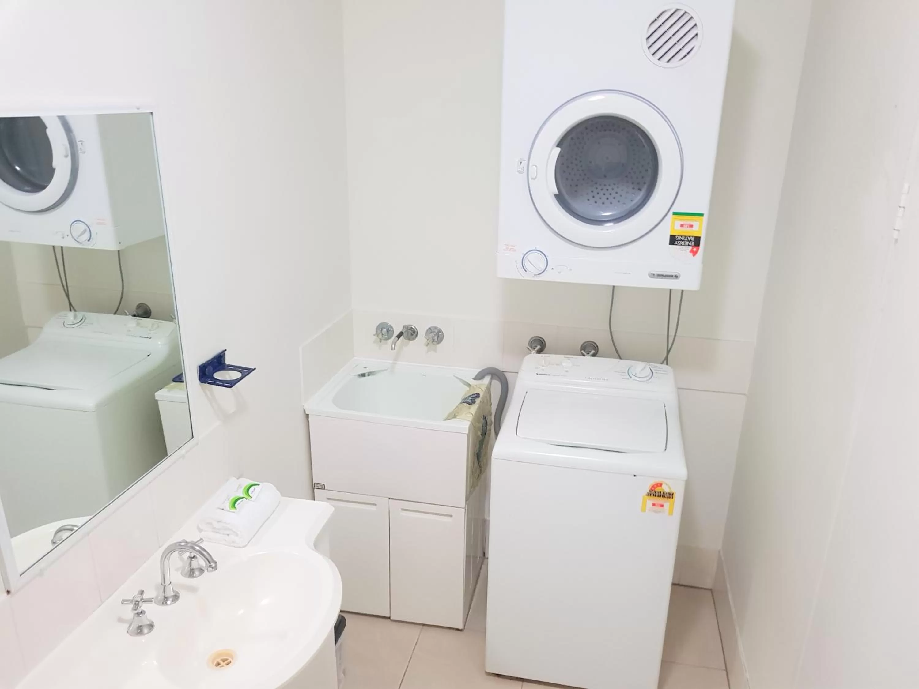 Bathroom in Mango Tree Holiday Apartments