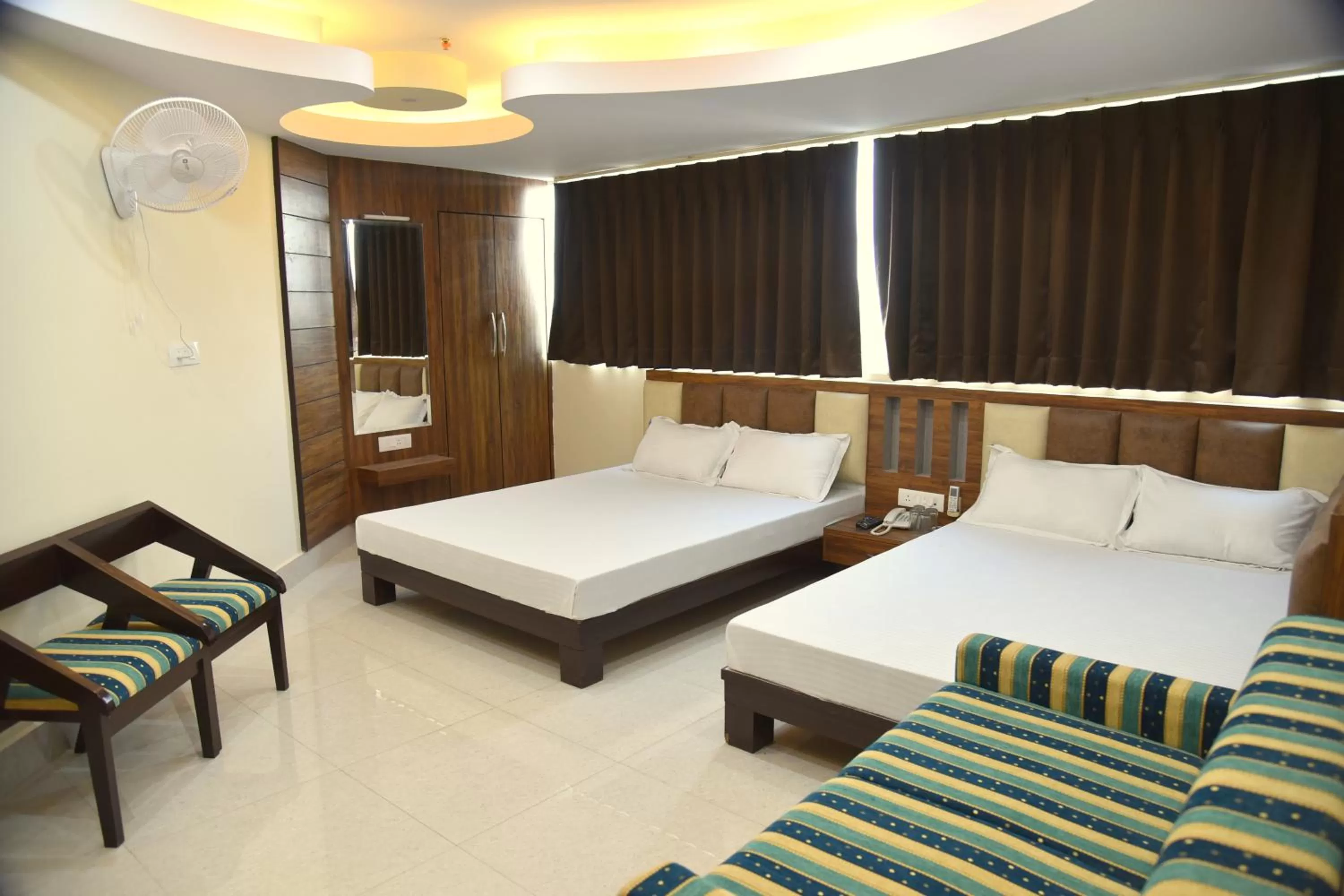 Bedroom, Bed in Hotel Shri Gourav