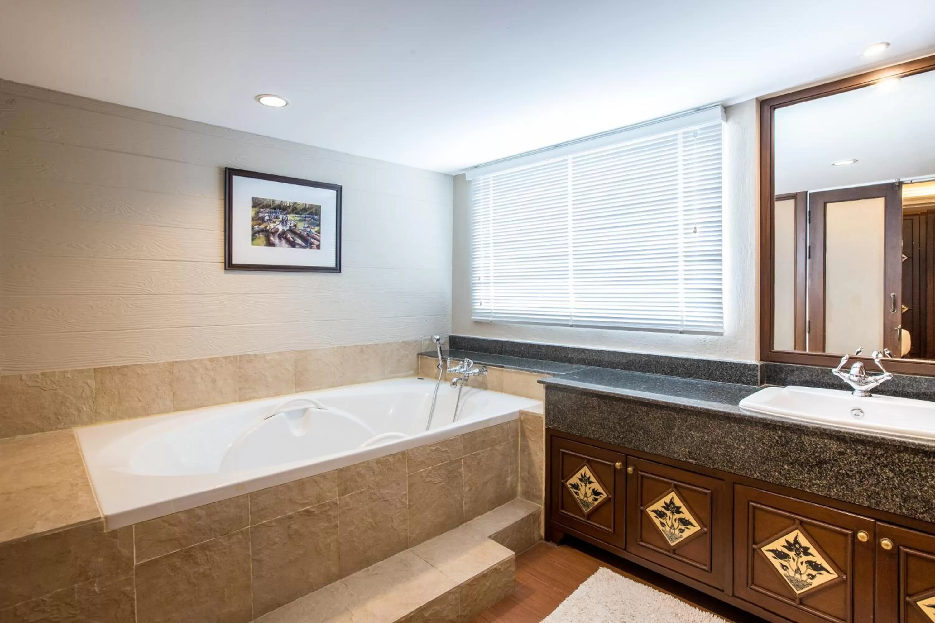 Bathroom in Viangbua Mansion