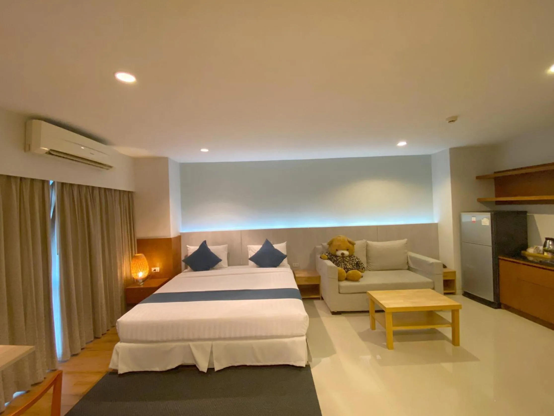 Bed in Crystal Jade Hotel