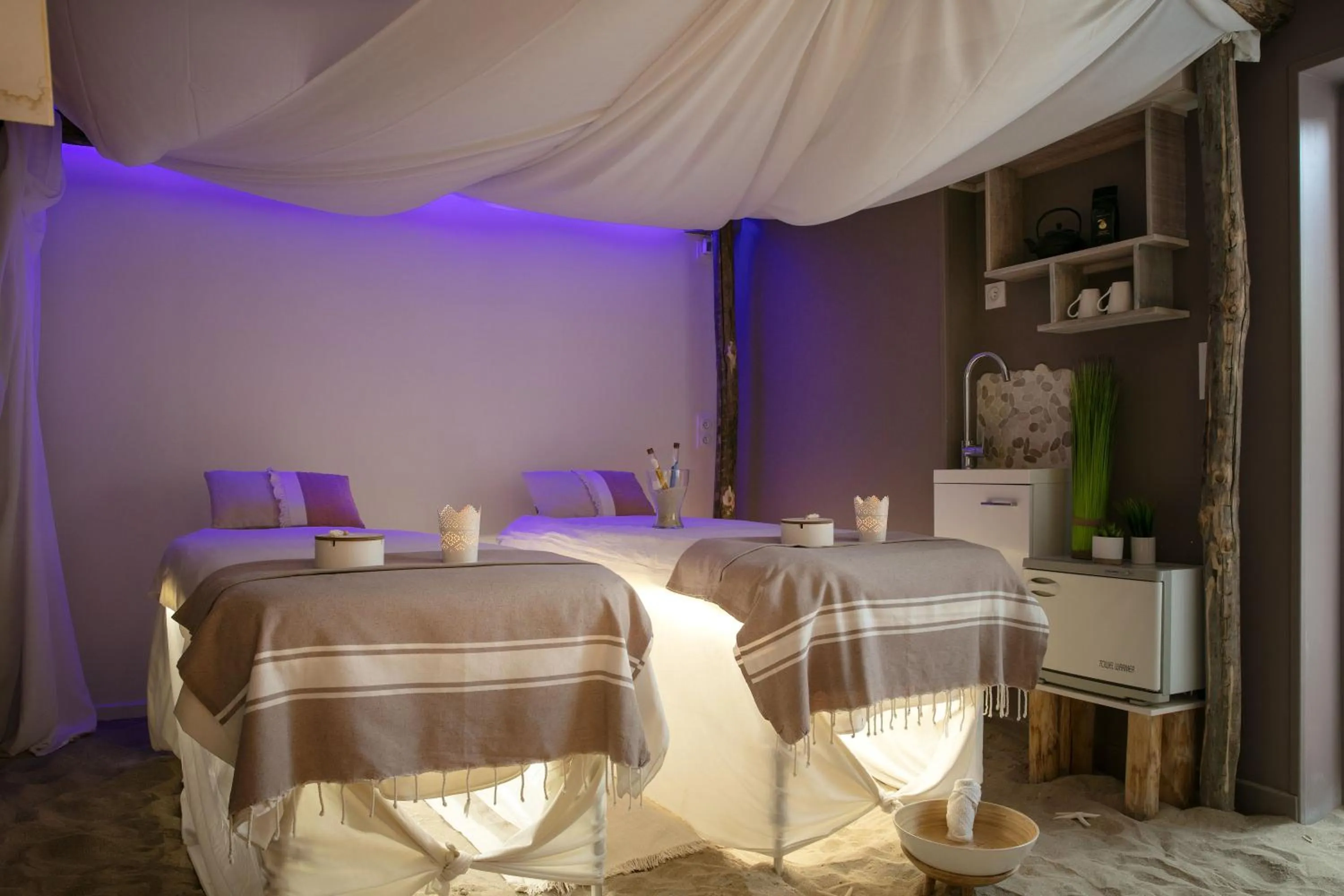 Massage, Bed in Hotel Le Dauphin
