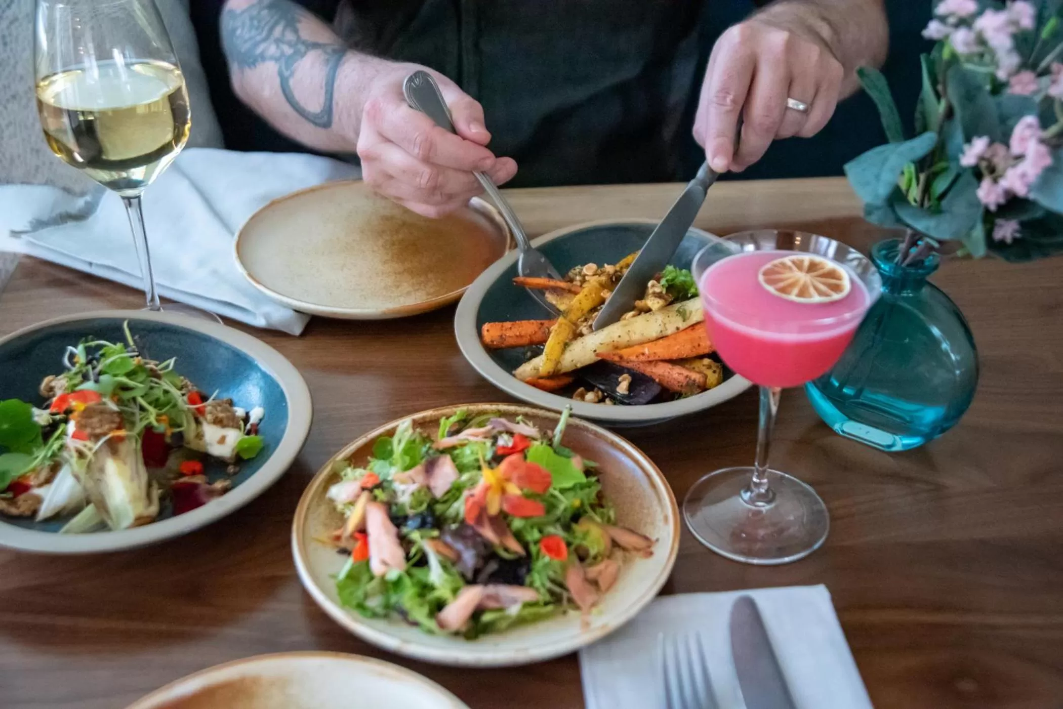 Restaurant/places to eat in The Crimson Jasper