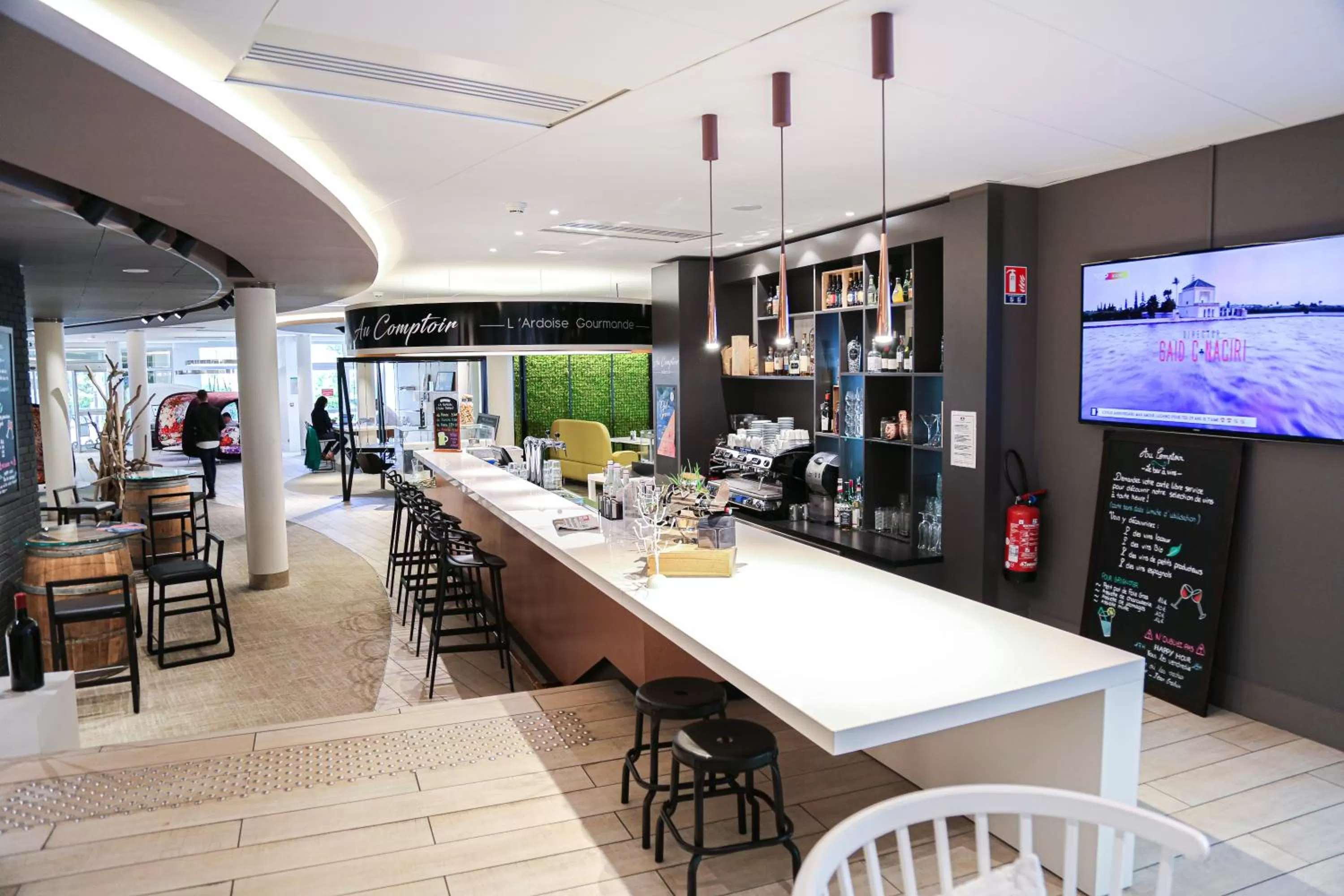 Lounge or bar in Novotel Resort & Spa Biarritz Anglet