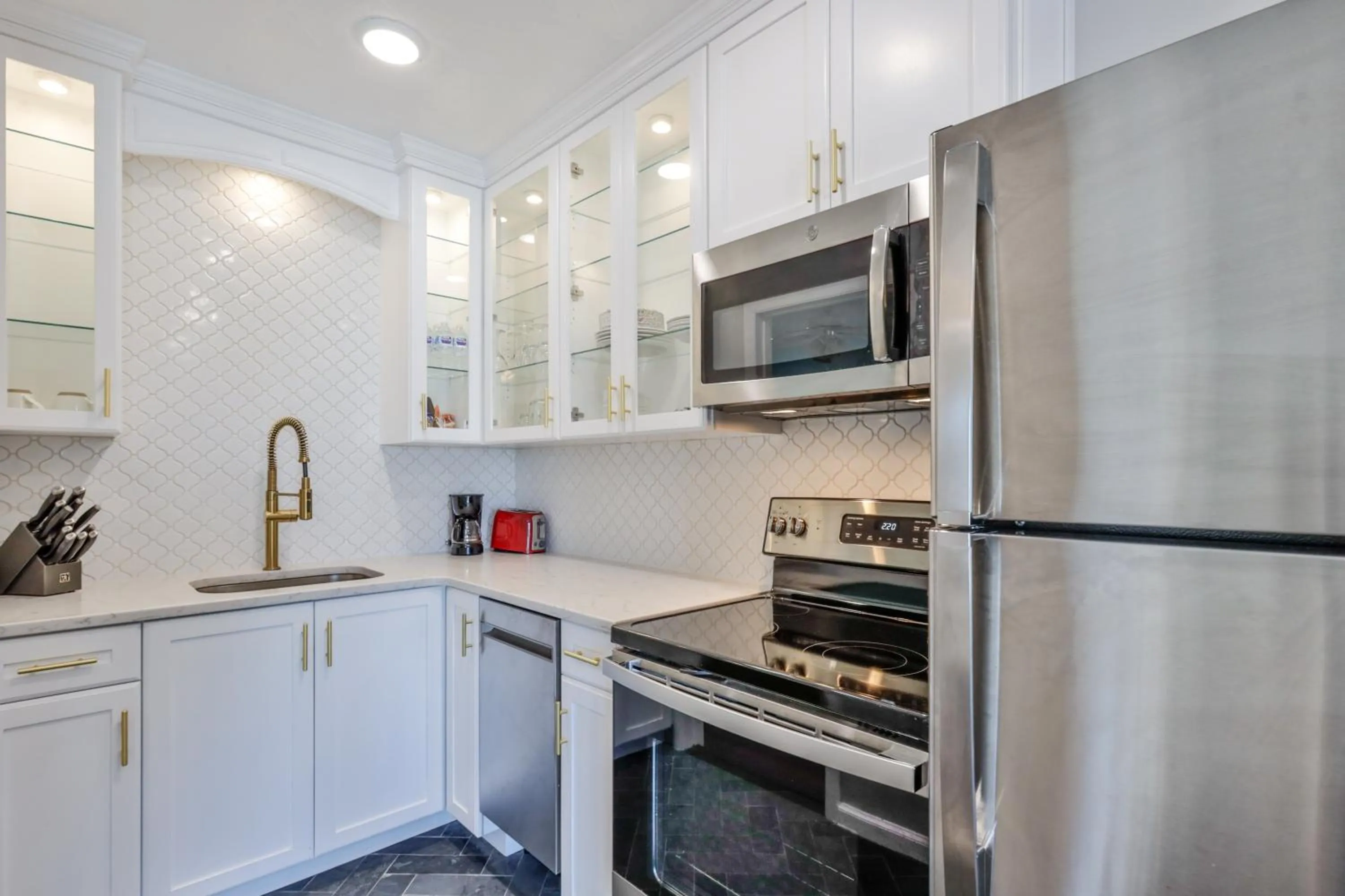 Kitchen or kitchenette in Coastal Waters