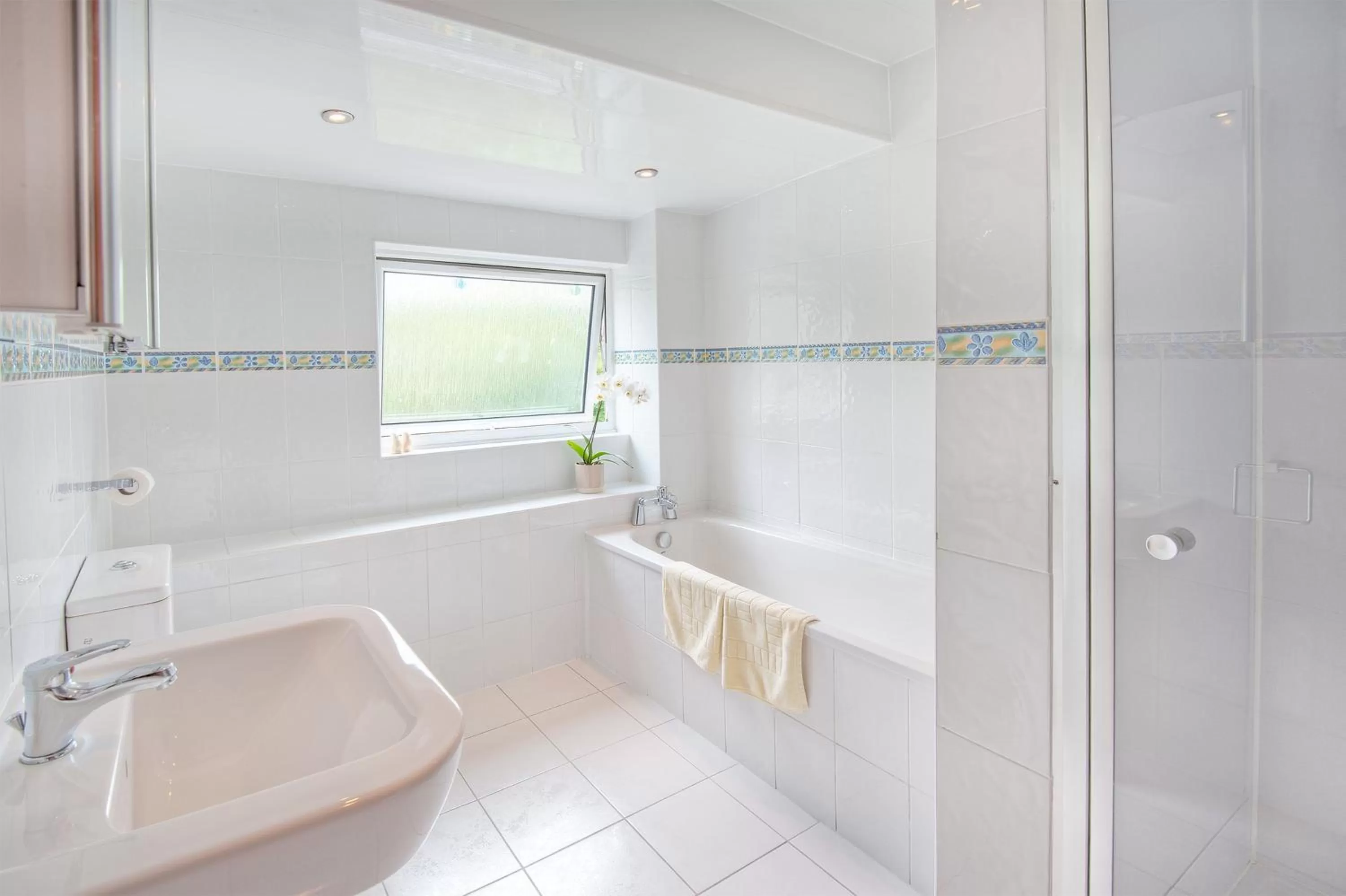 Bathroom in Tankerville Arms Hotel