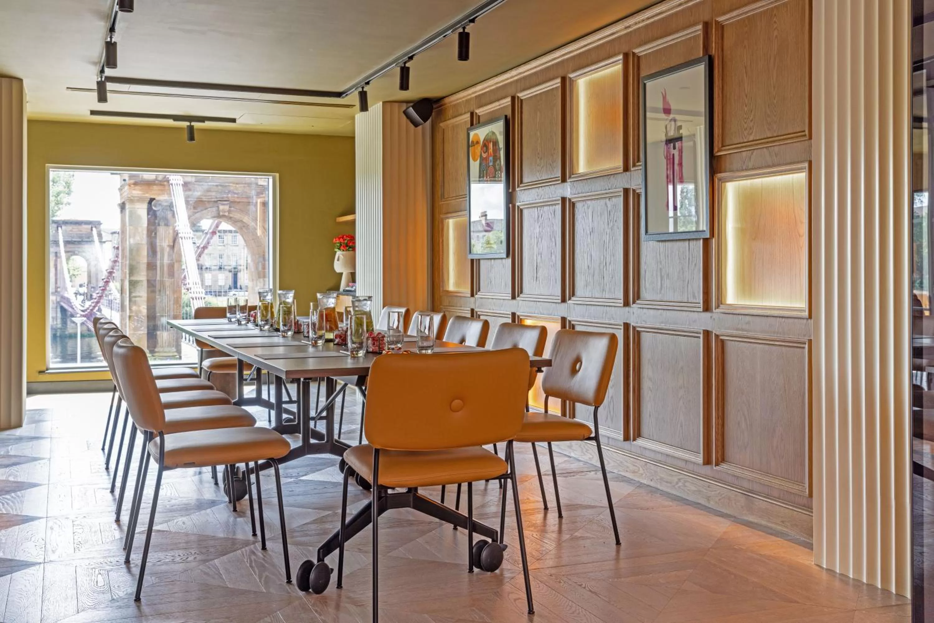 Banquet/Function facilities, Restaurant/Places to Eat in Virgin Hotels Glasgow