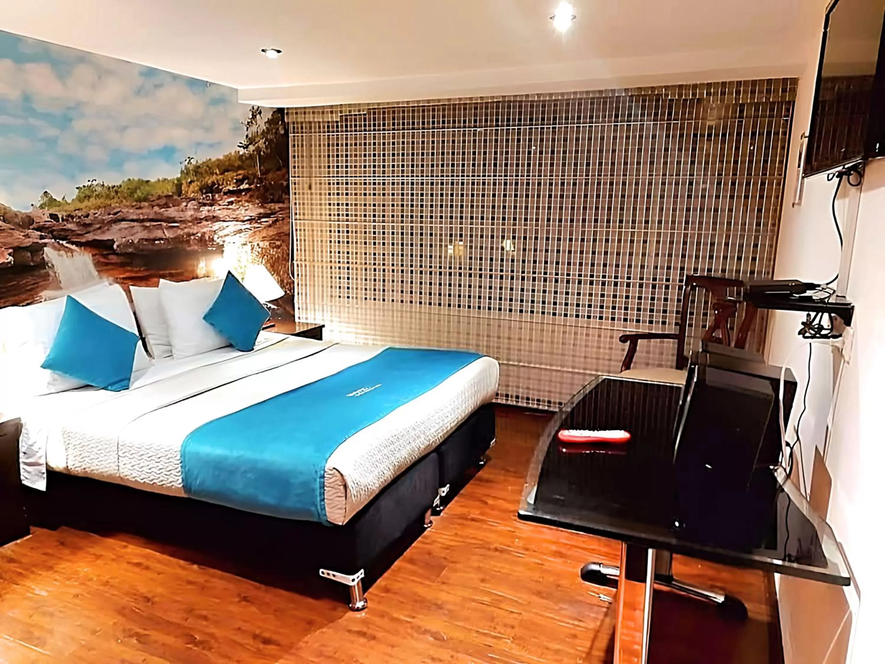 Photo of the whole room, Bed in Hotel Santa Cruz Bogotá