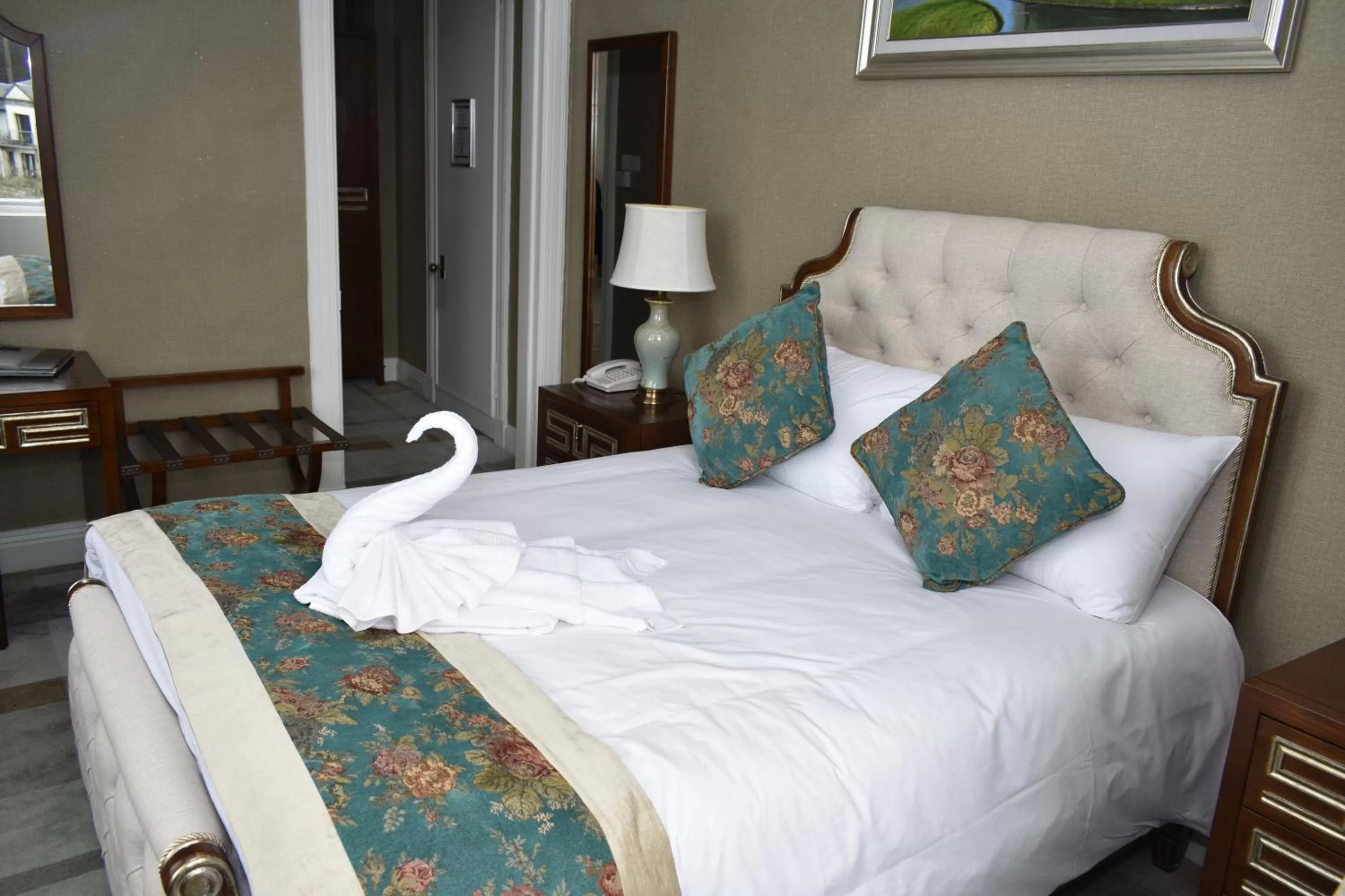 Bedroom, Bed in The Glenburn Hotel