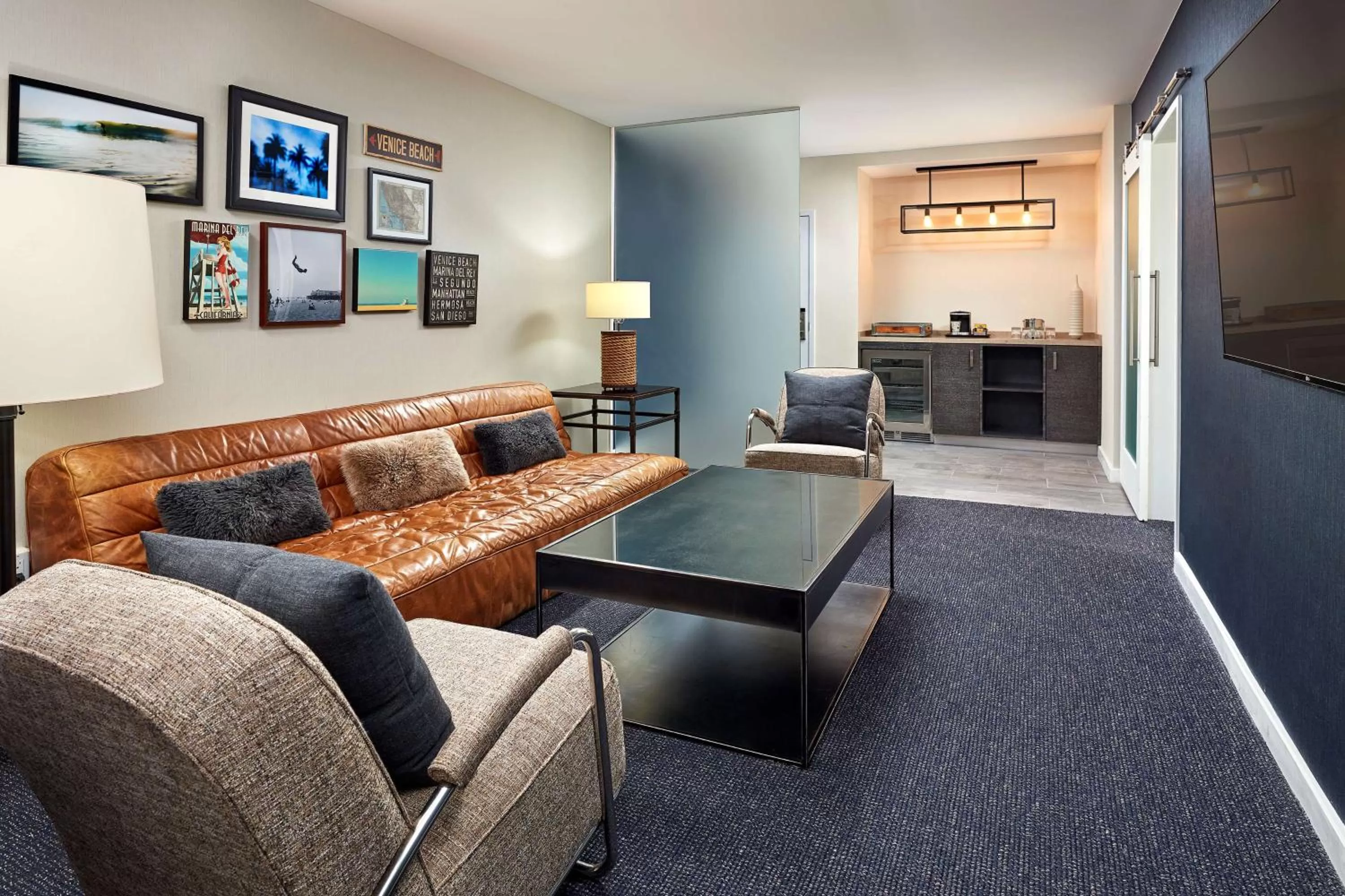 Living room in Hotel MDR Marina del Rey- a DoubleTree by Hilton