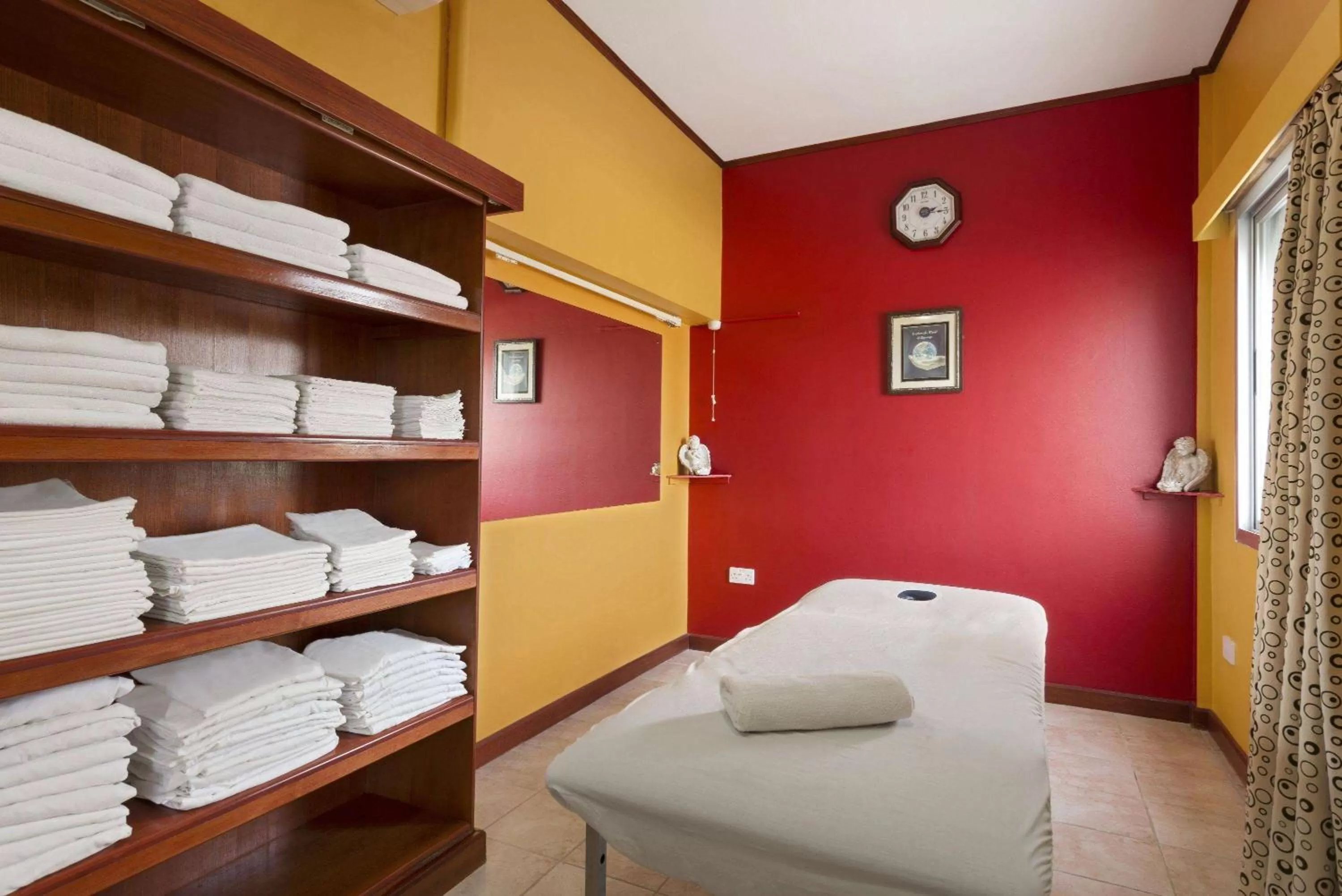 Spa and wellness centre/facilities, Bed in Ramada by Wyndham Bahrain