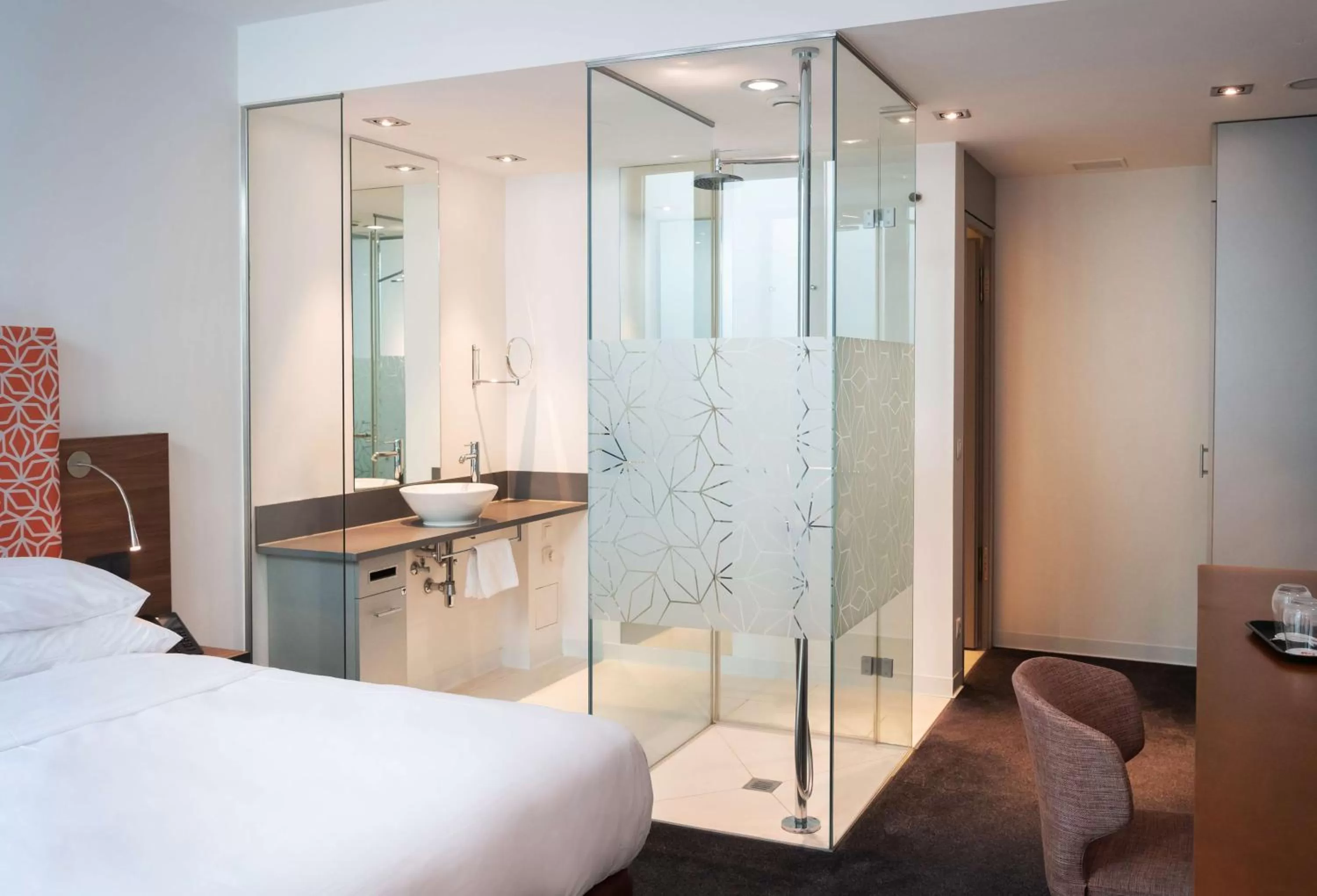 Bedroom, Bed in DoubleTree by Hilton Frankfurt Niederrad