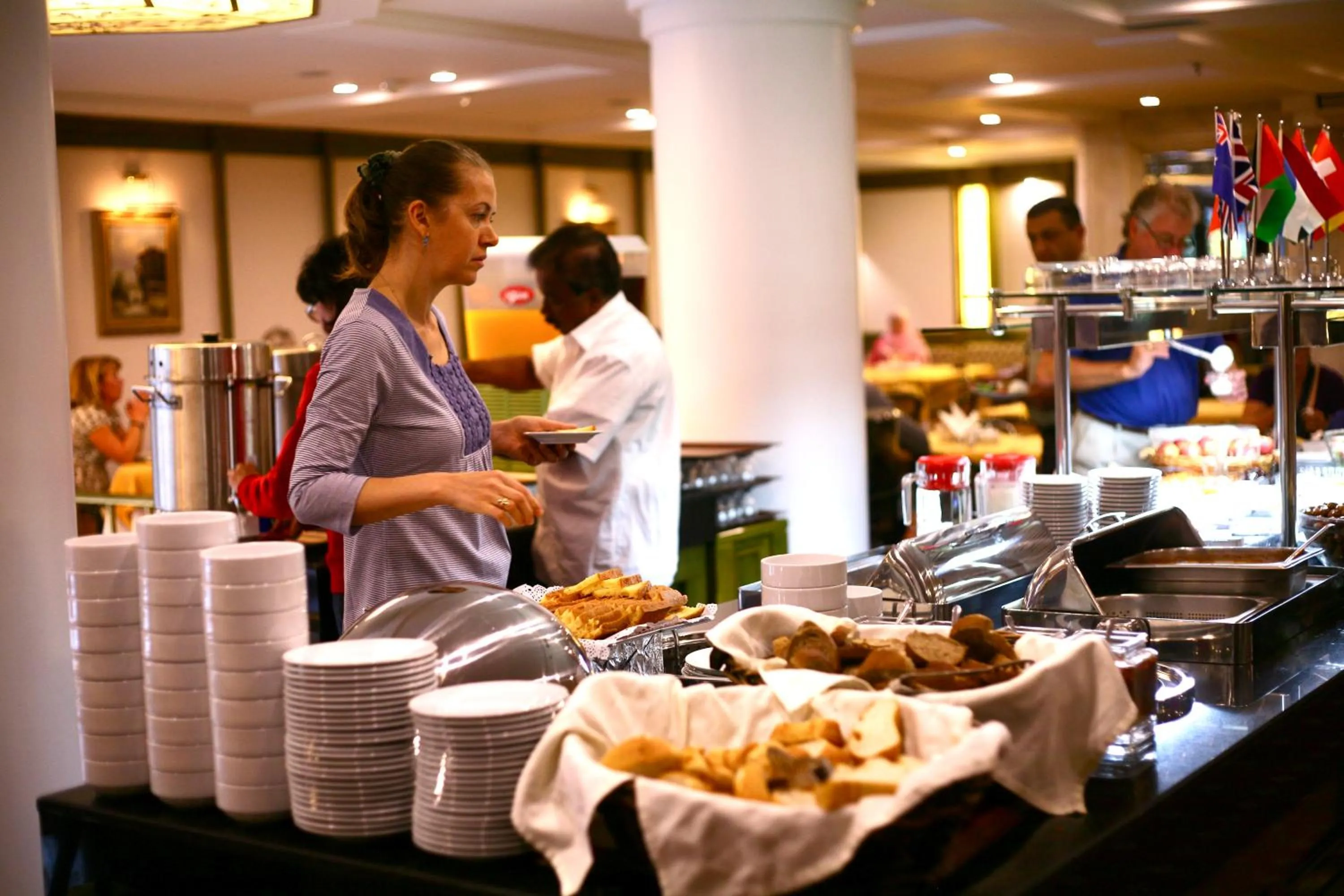 Restaurant/places to eat in Istanbul Royal Hotel