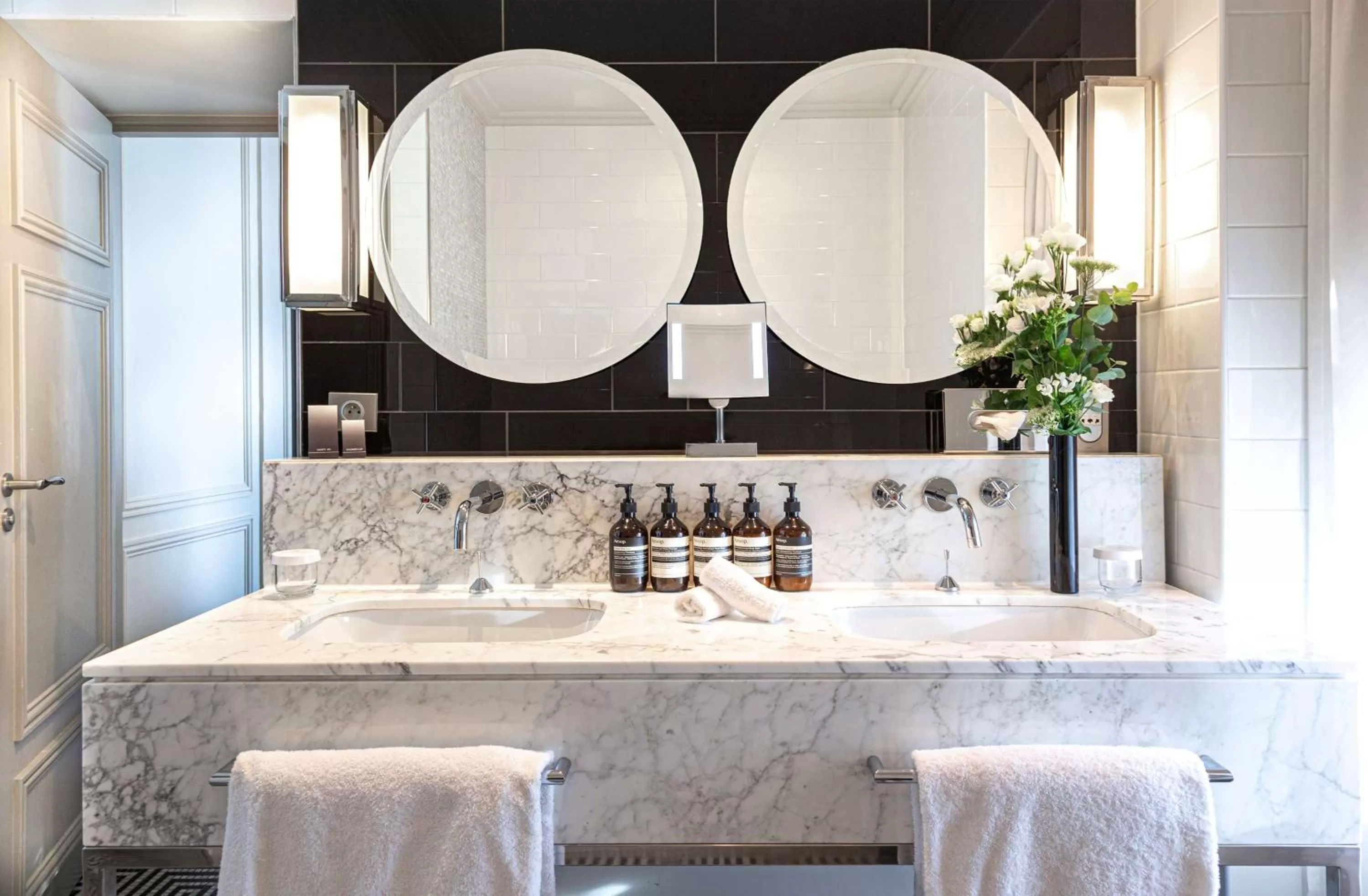 Bathroom in Waldorf Astoria Versailles - Trianon Palace