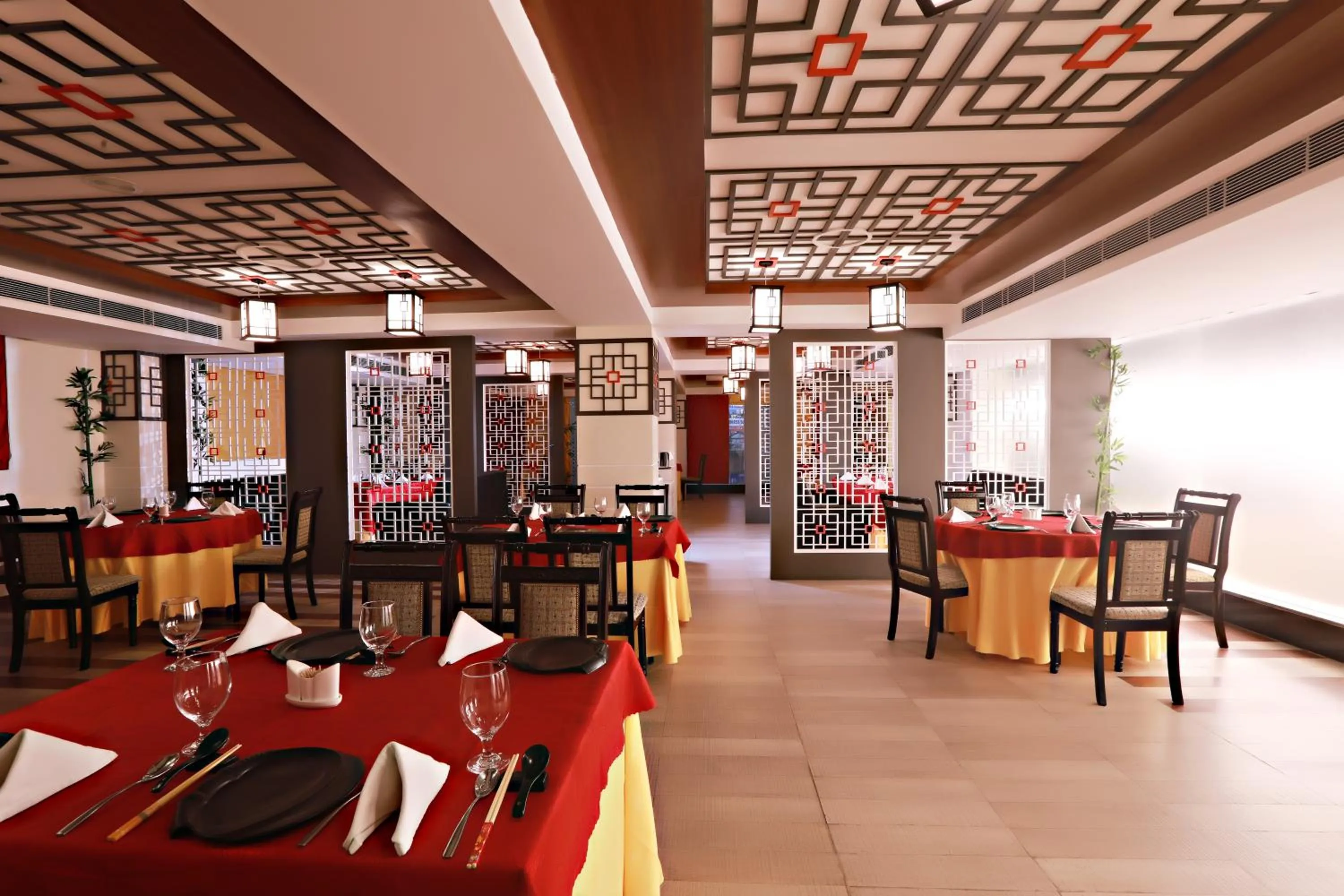 Restaurant/places to eat in Hotel Patliputra Continental