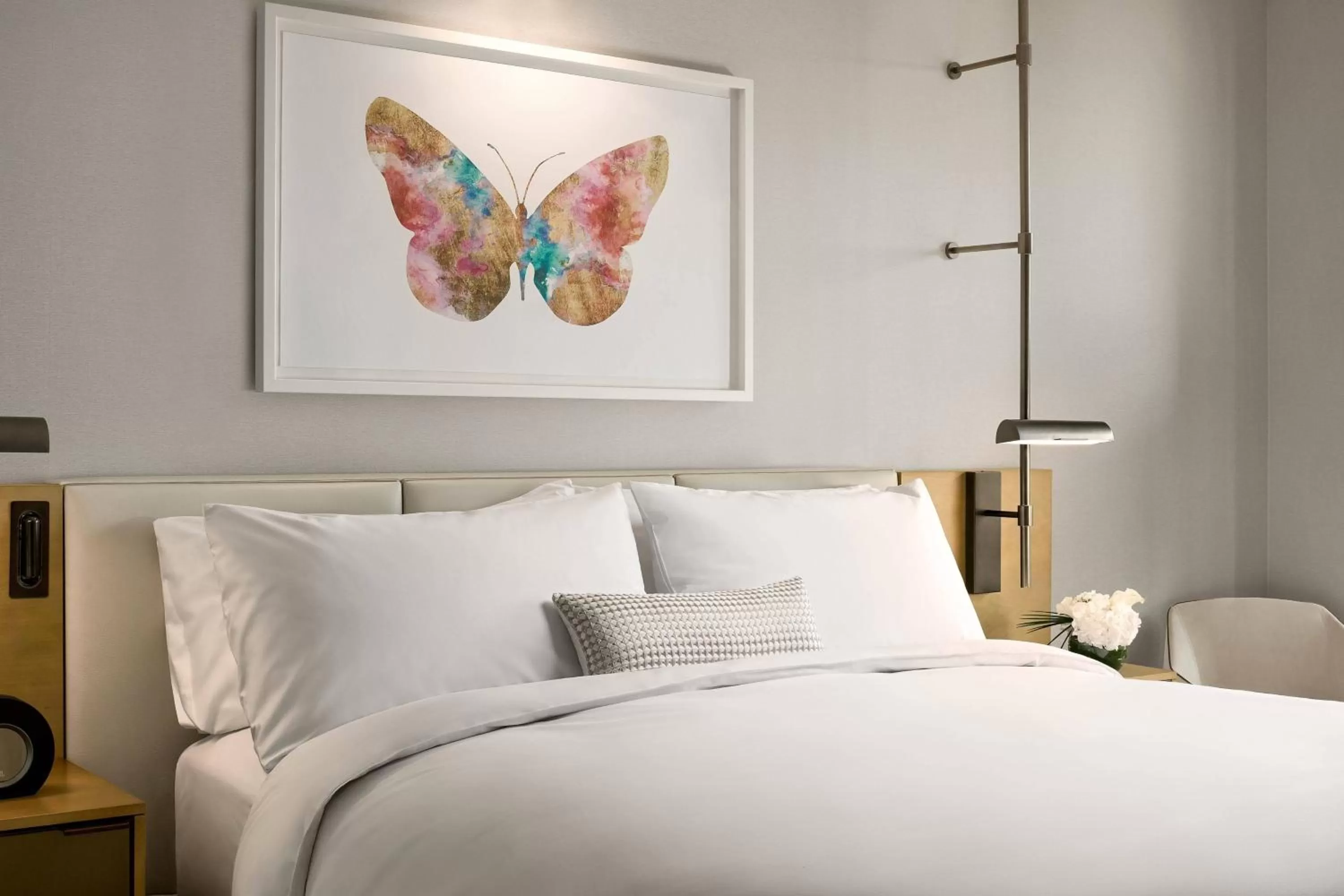 Photo of the whole room, Bed in JW Marriott Parq Vancouver