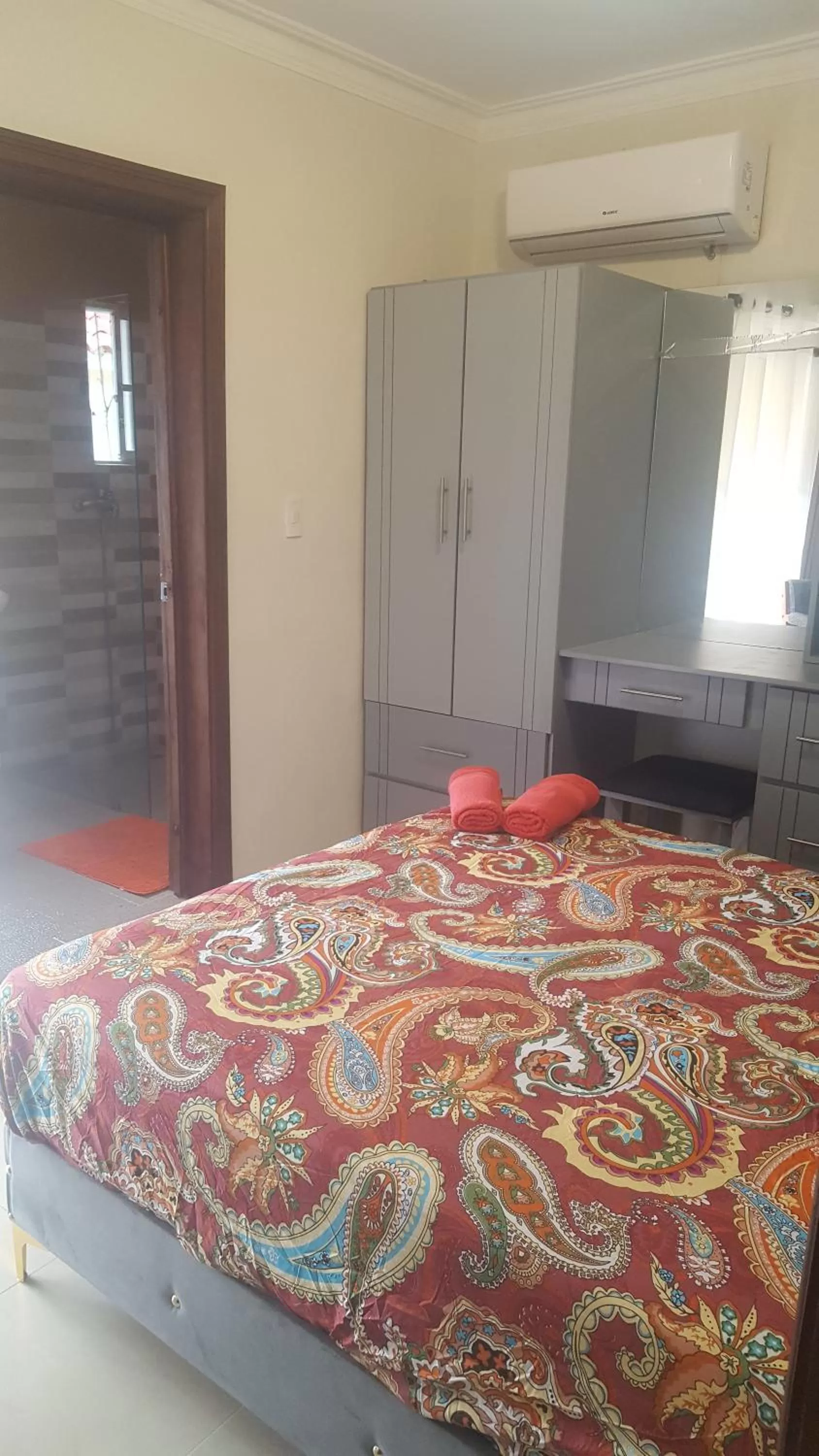 Bed in White Sands shared apartments